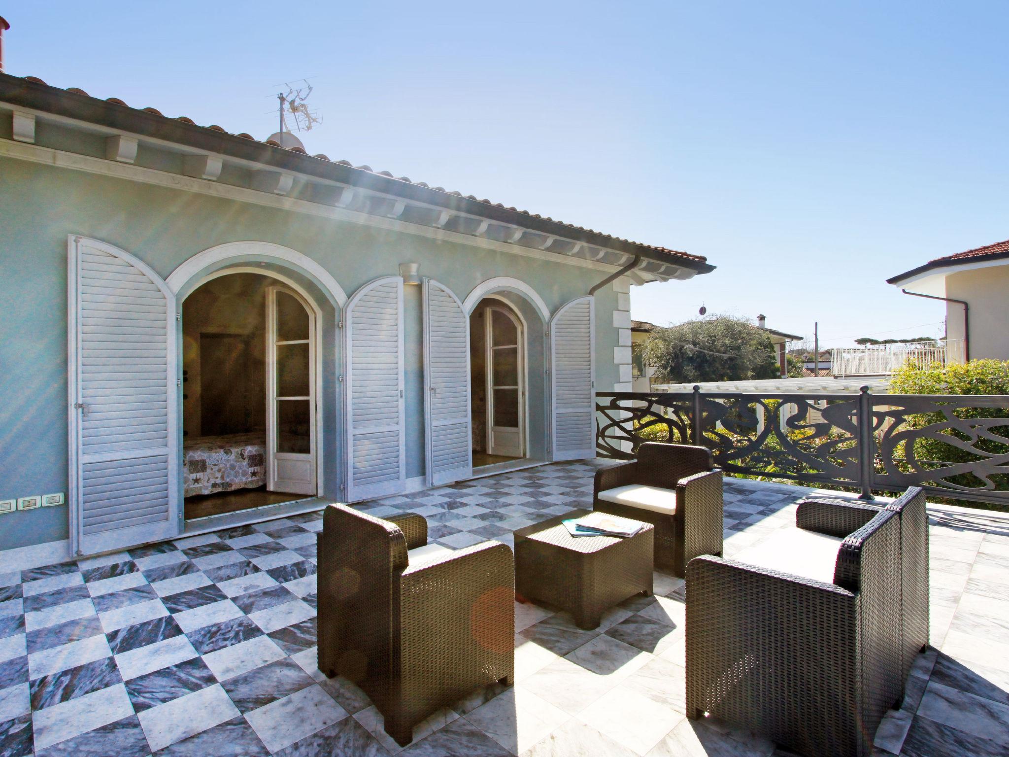 Photo 37 - Maison de 4 chambres à Forte dei Marmi avec piscine privée et jardin