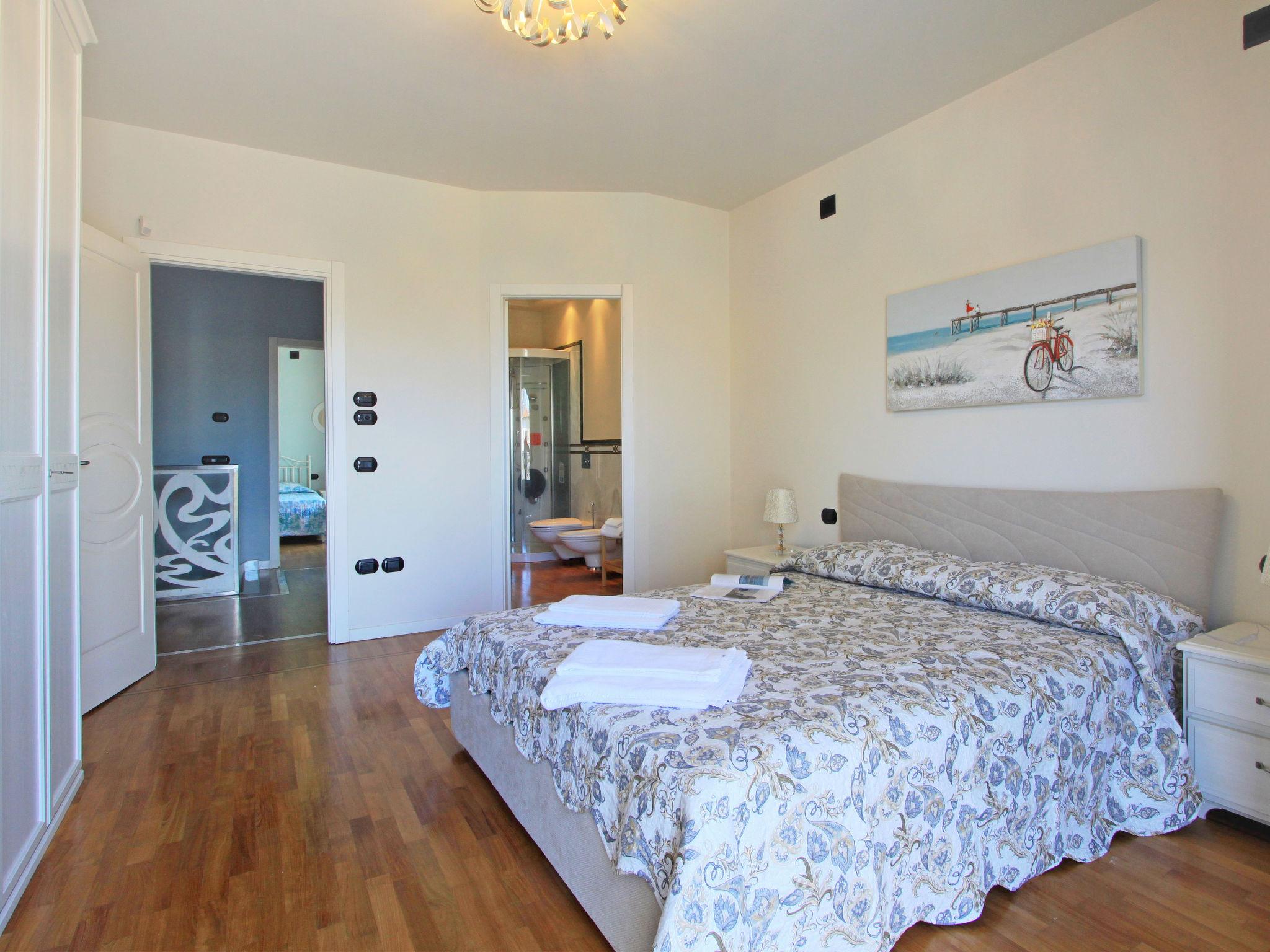 Foto 20 - Casa con 4 camere da letto a Forte dei Marmi con piscina privata e vista mare