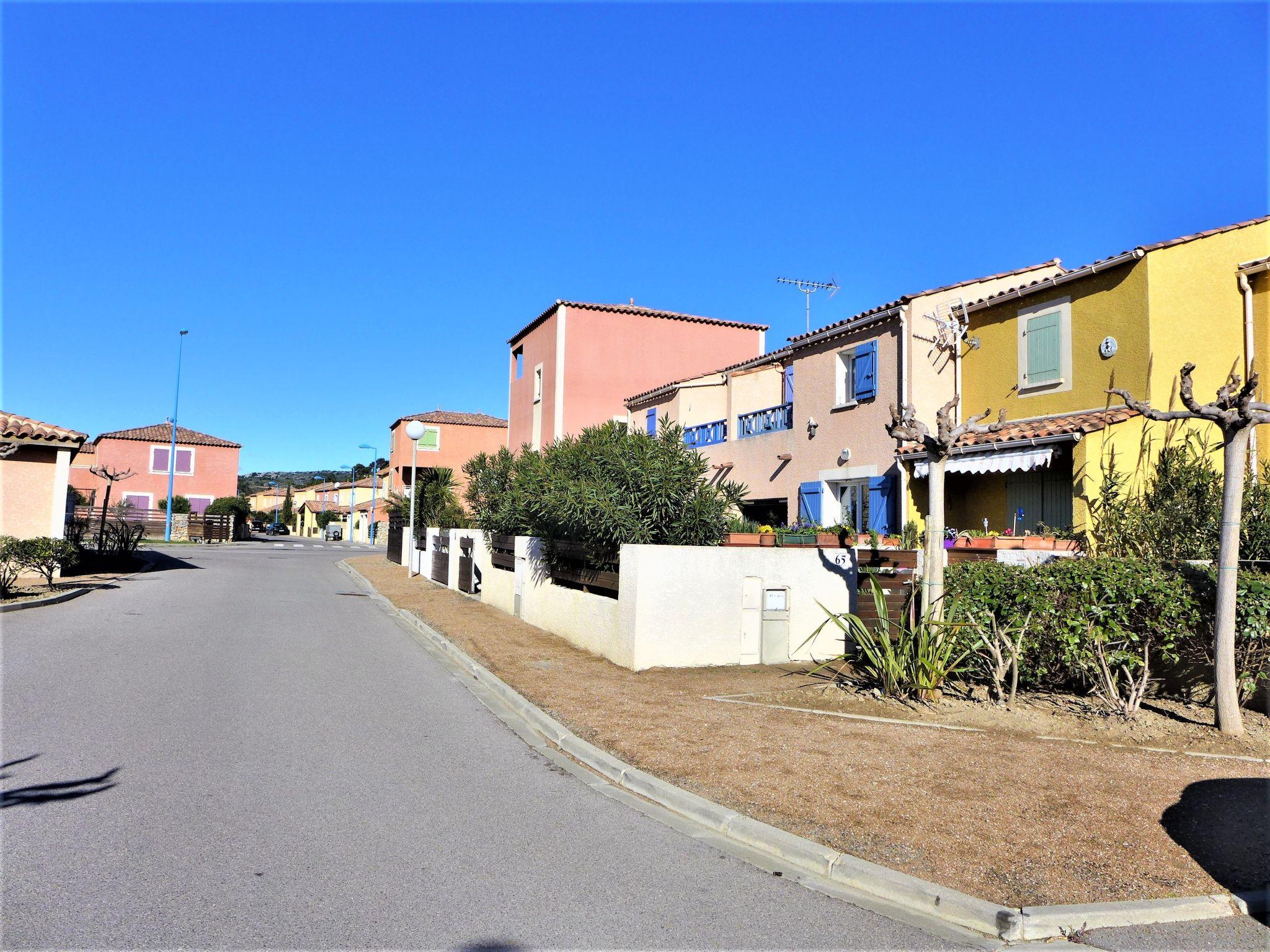 Photo 18 - 2 bedroom House in Narbonne with garden and sea view