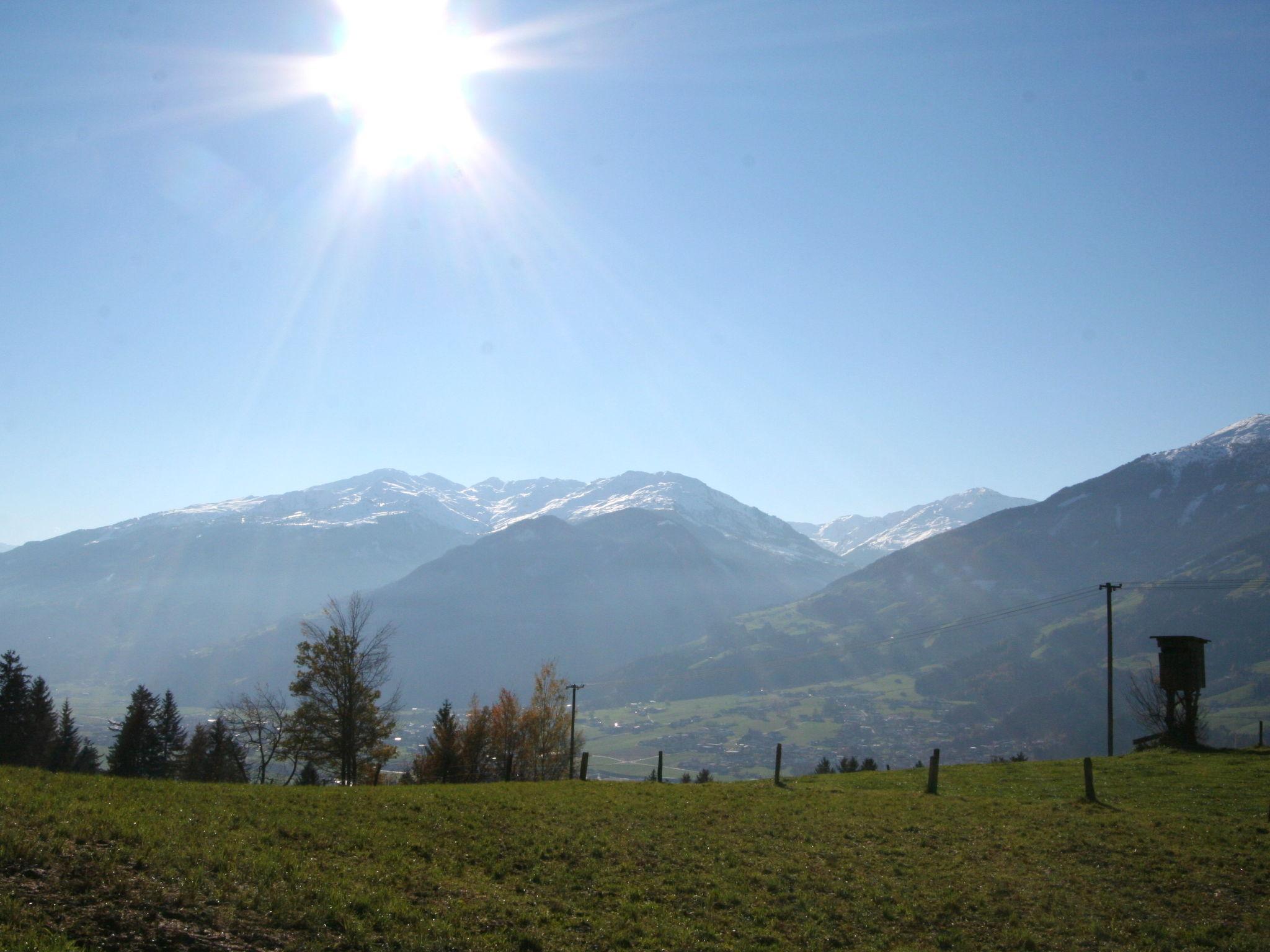 Foto 14 - Appartamento con 2 camere da letto a Hart im Zillertal con terrazza e vista sulle montagne