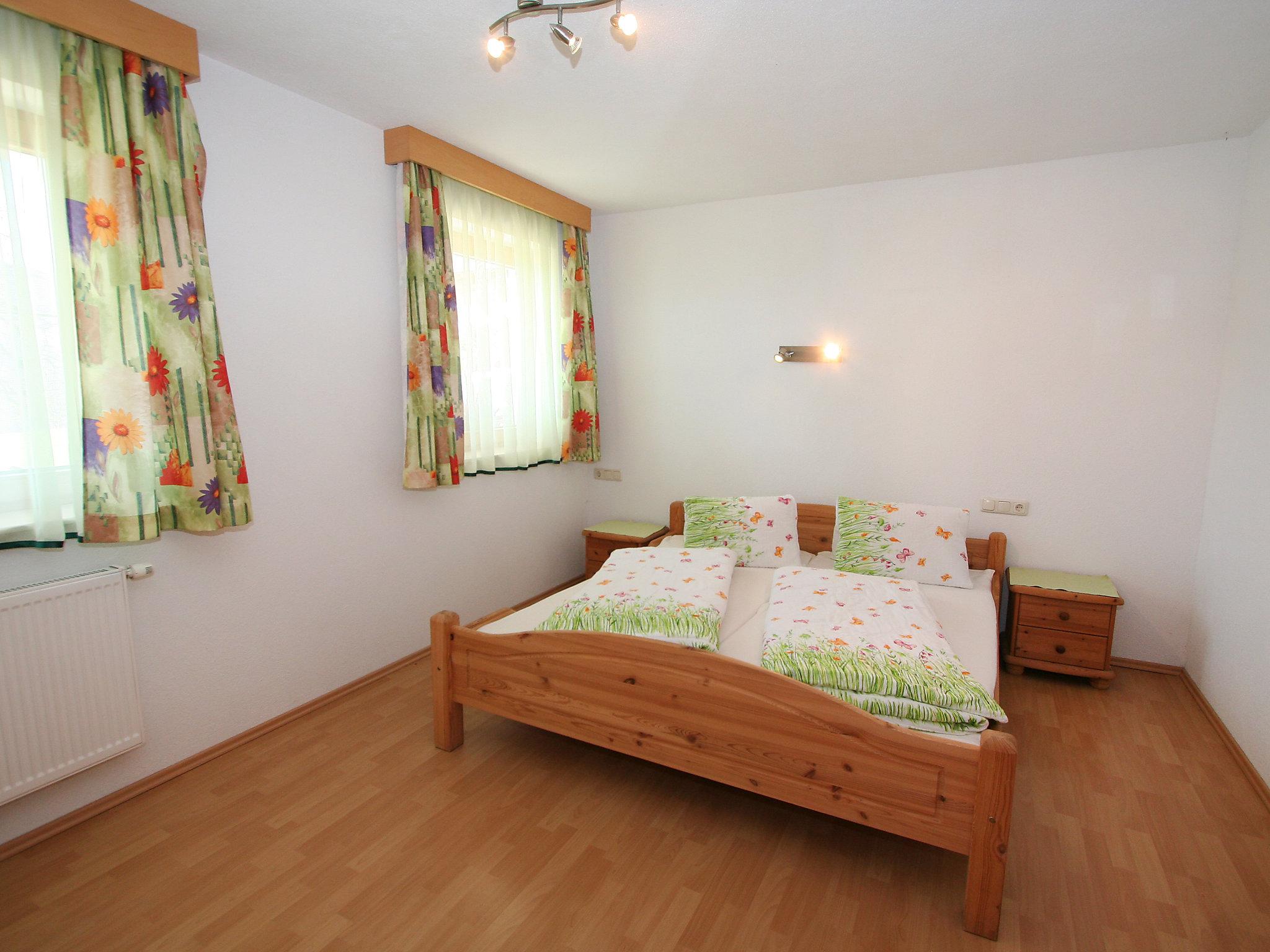 Photo 4 - 2 bedroom Apartment in Hart im Zillertal with terrace and mountain view