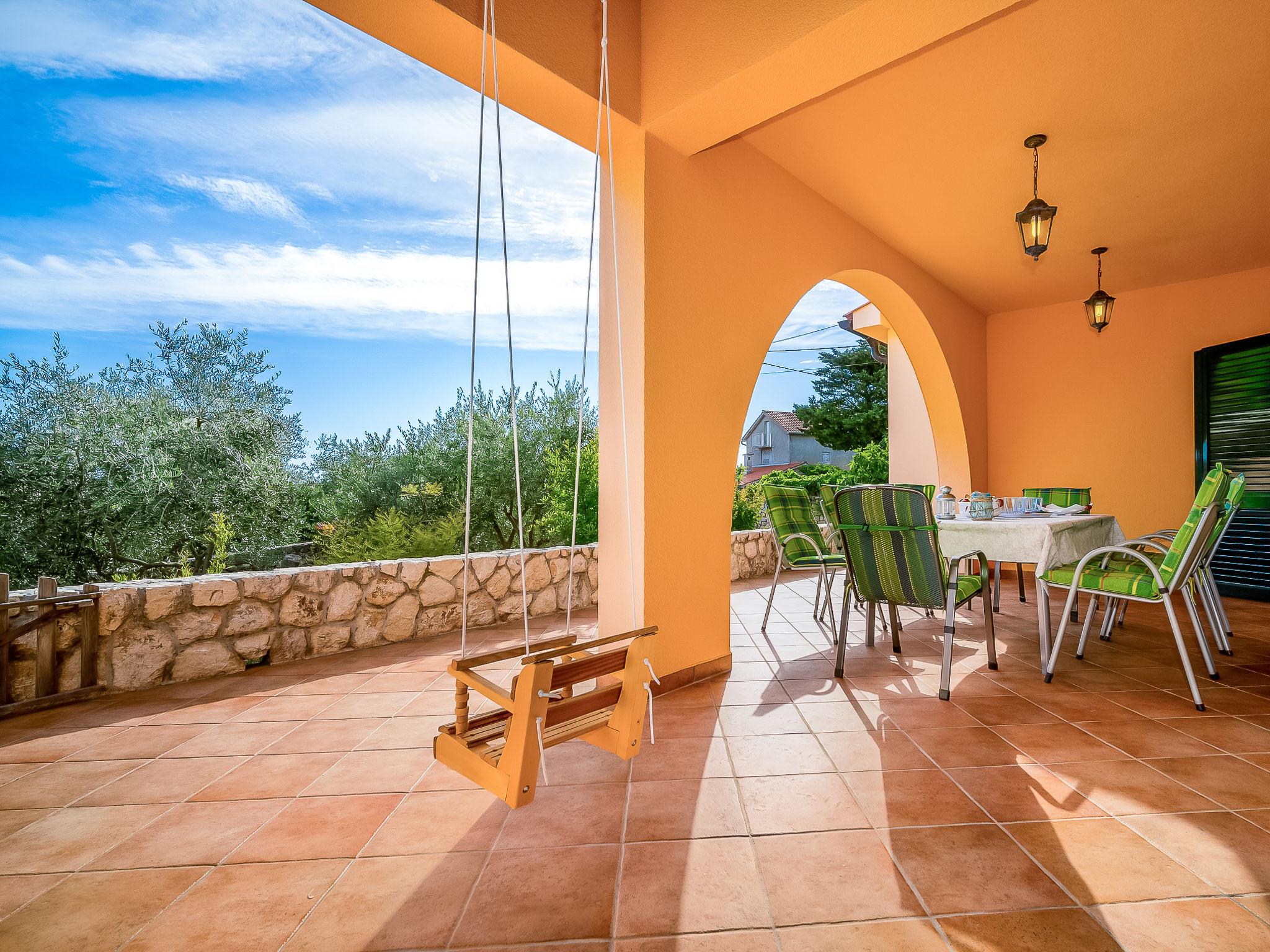 Photo 8 - Maison de 4 chambres à Dobrinj avec piscine privée et vues à la mer