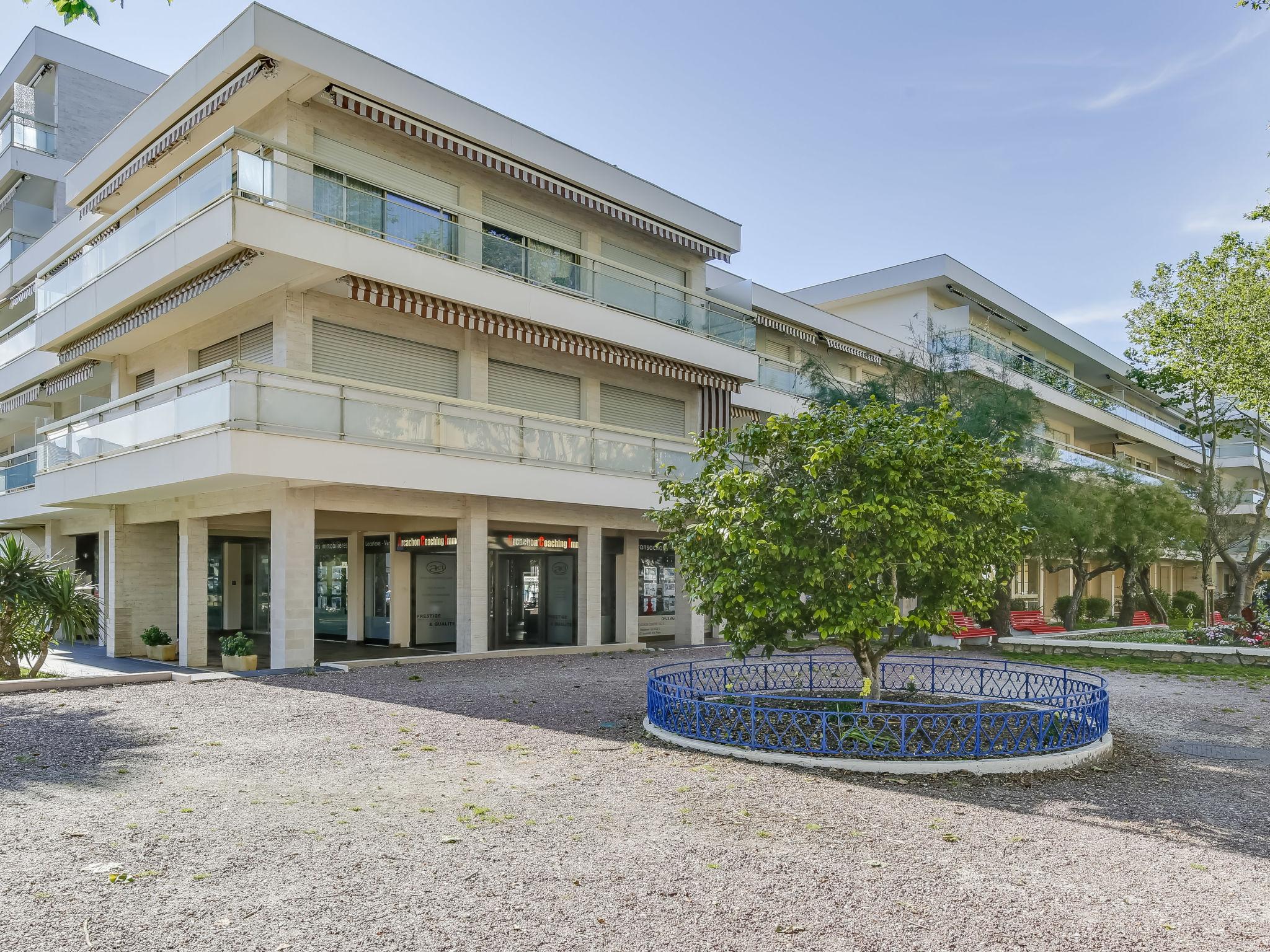 Photo 12 - 1 bedroom Apartment in Arcachon with sea view