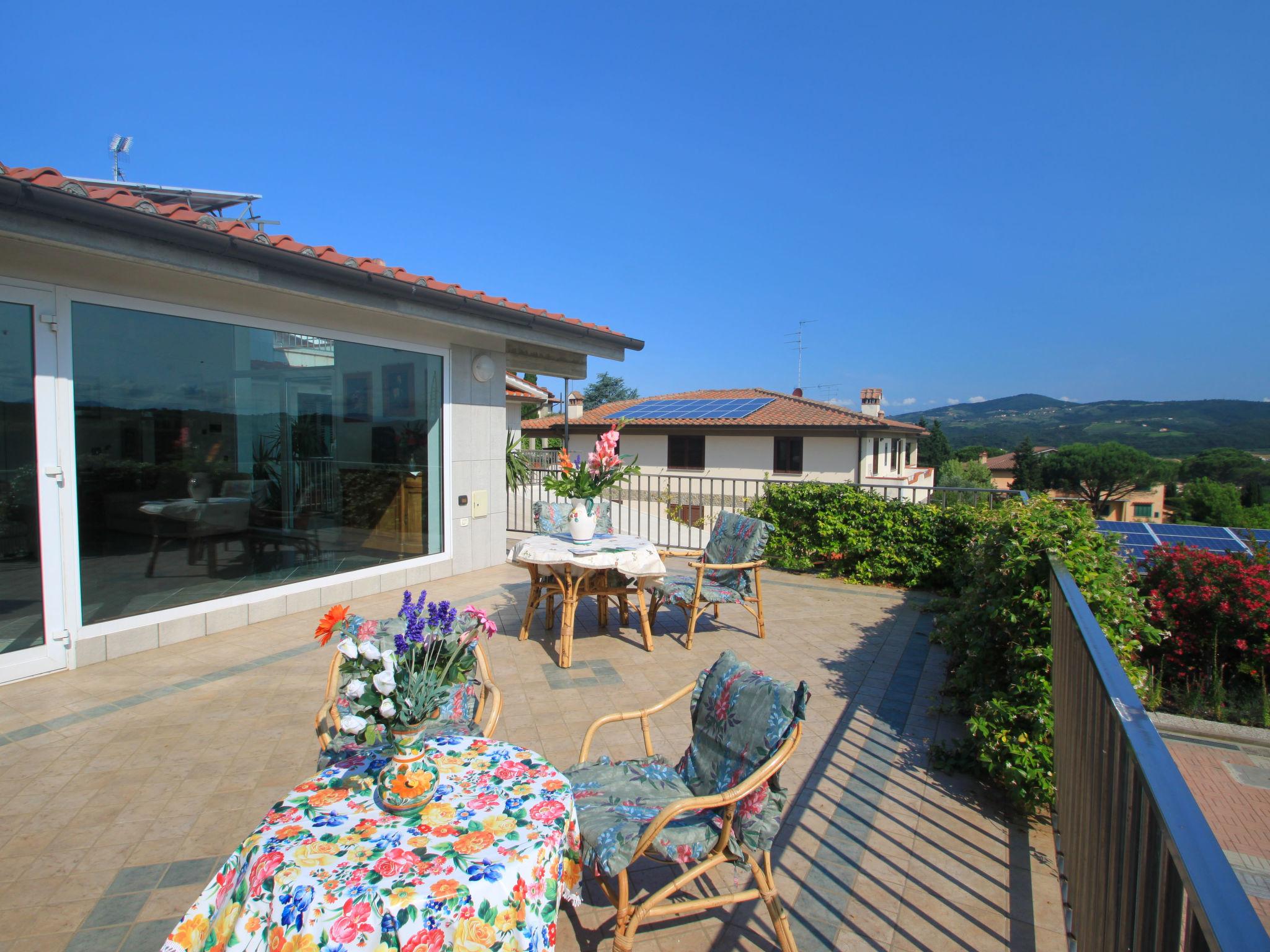 Foto 11 - Casa de 6 quartos em Montelupo Fiorentino com piscina privada e terraço