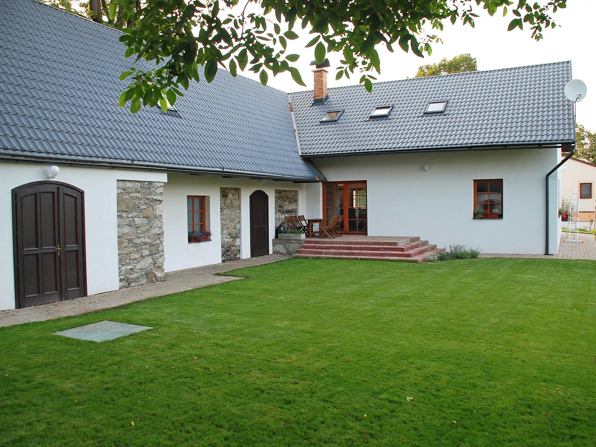 Photo 34 - Maison de 5 chambres à Holetín avec piscine privée et jardin