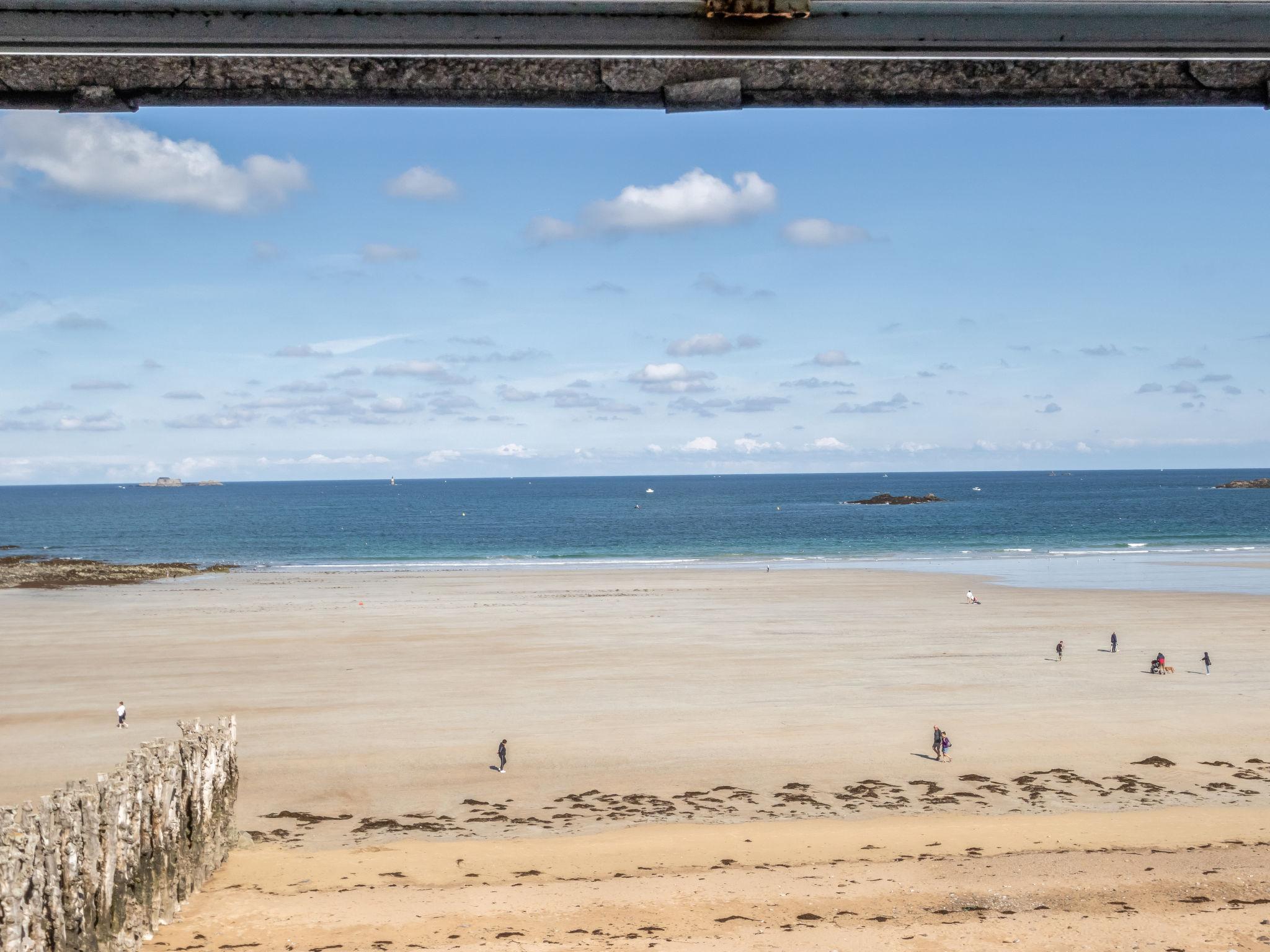 Foto 12 - Appartamento con 1 camera da letto a Saint-Malo con vista mare