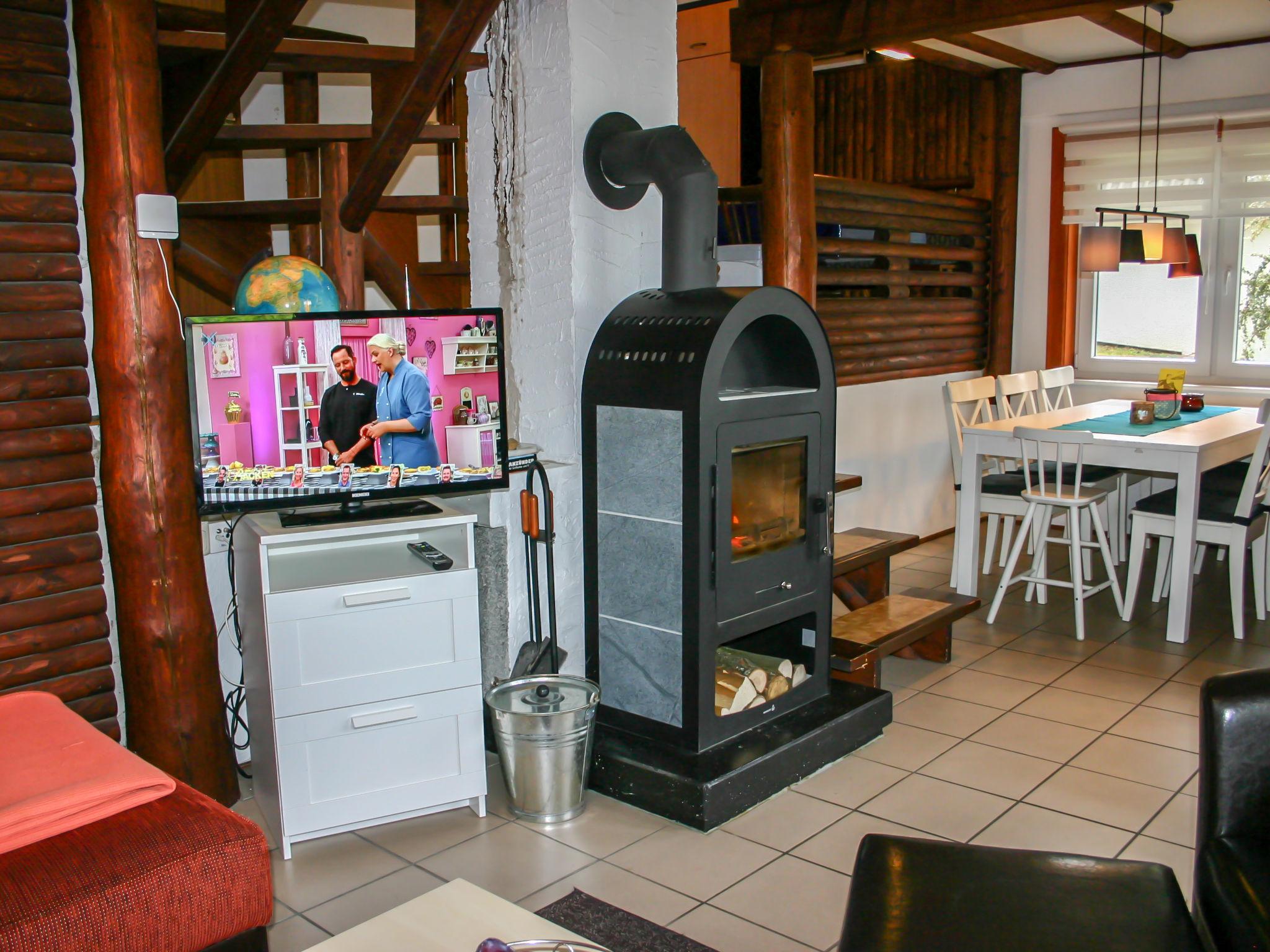 Photo 7 - Maison de 3 chambres à Frankenau avec terrasse et vues sur la montagne