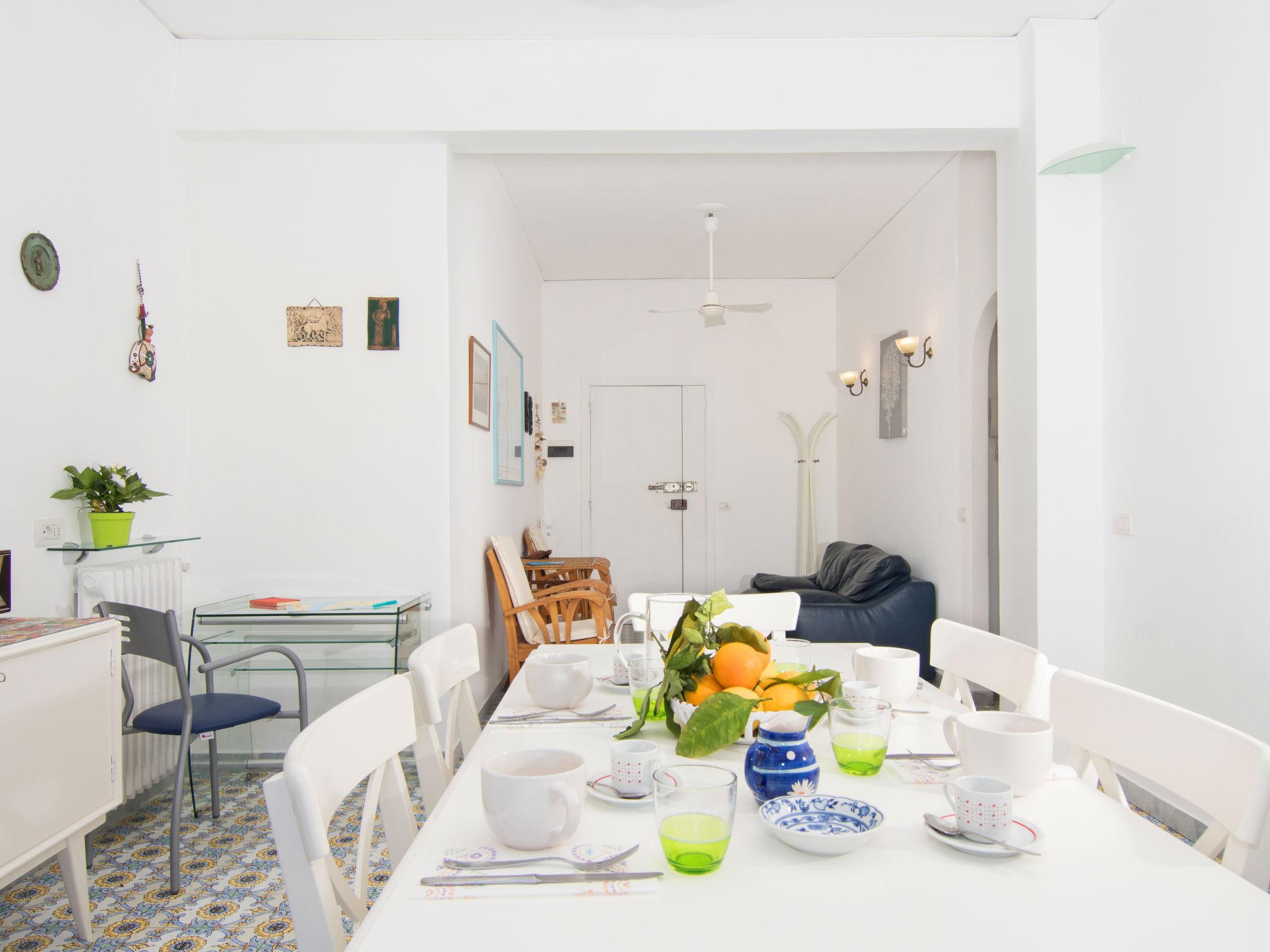 Foto 4 - Appartamento con 2 camere da letto a Sorrento con terrazza e vista mare