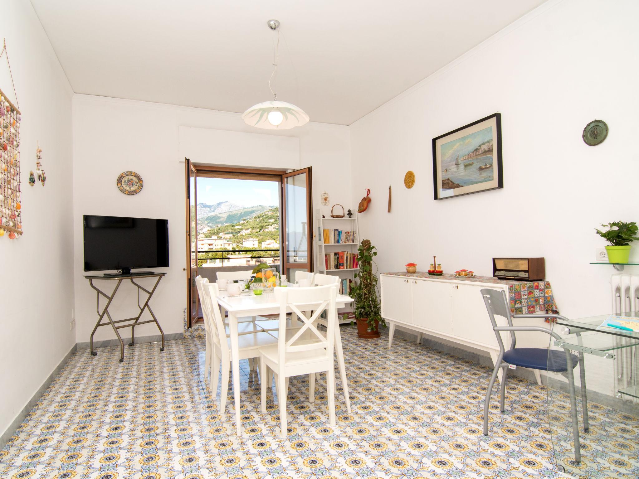 Foto 2 - Apartamento de 2 quartos em Sorrento com terraço e vistas do mar