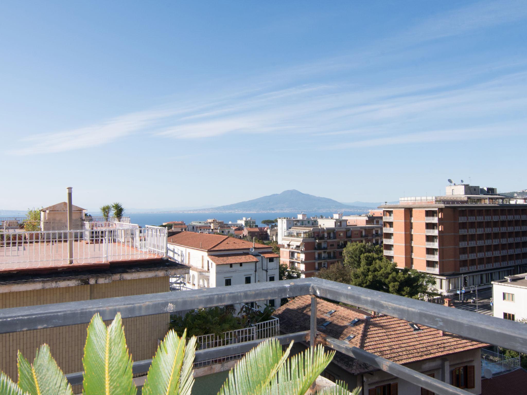 Foto 20 - Apartamento de 2 habitaciones en Sorrento con terraza