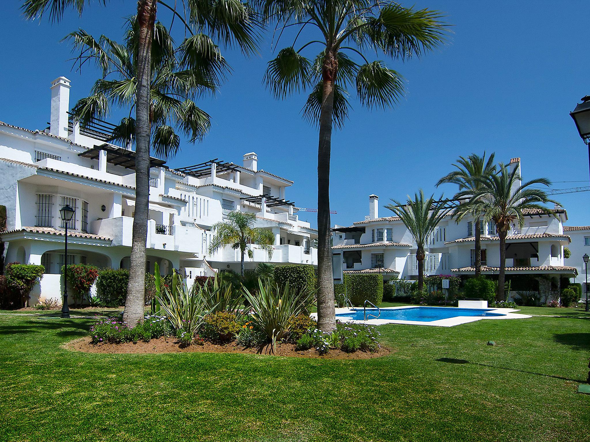 Foto 9 - Apartamento de 2 quartos em Marbella com piscina e vistas do mar