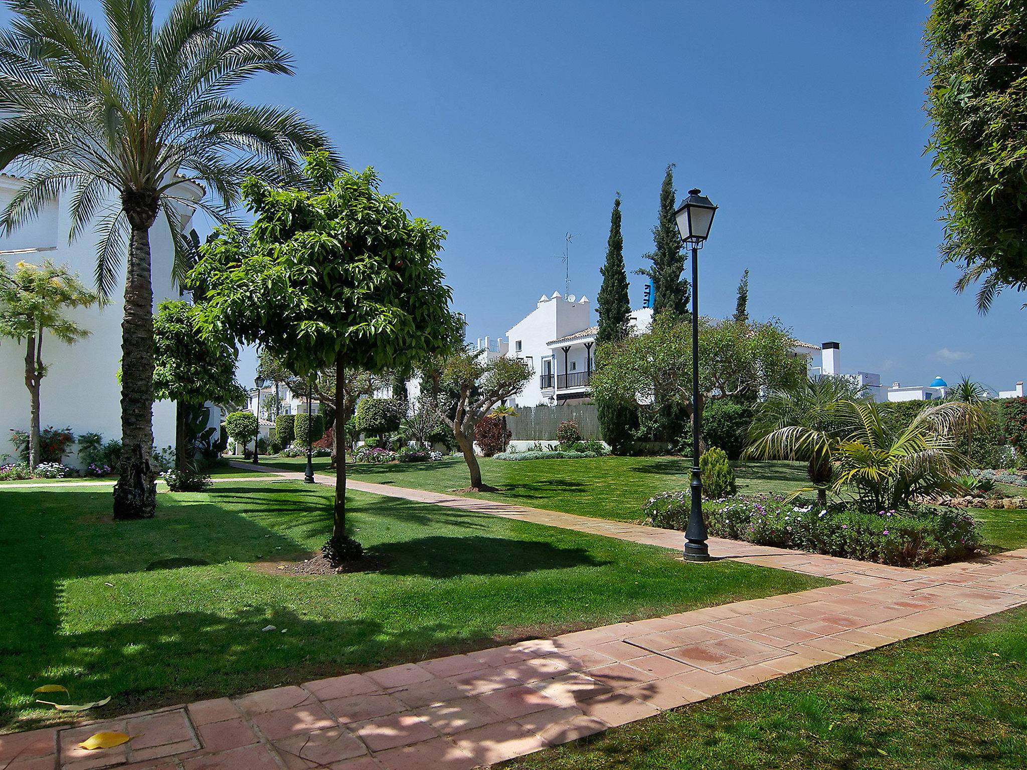 Photo 8 - Appartement de 2 chambres à Marbella avec piscine et vues à la mer