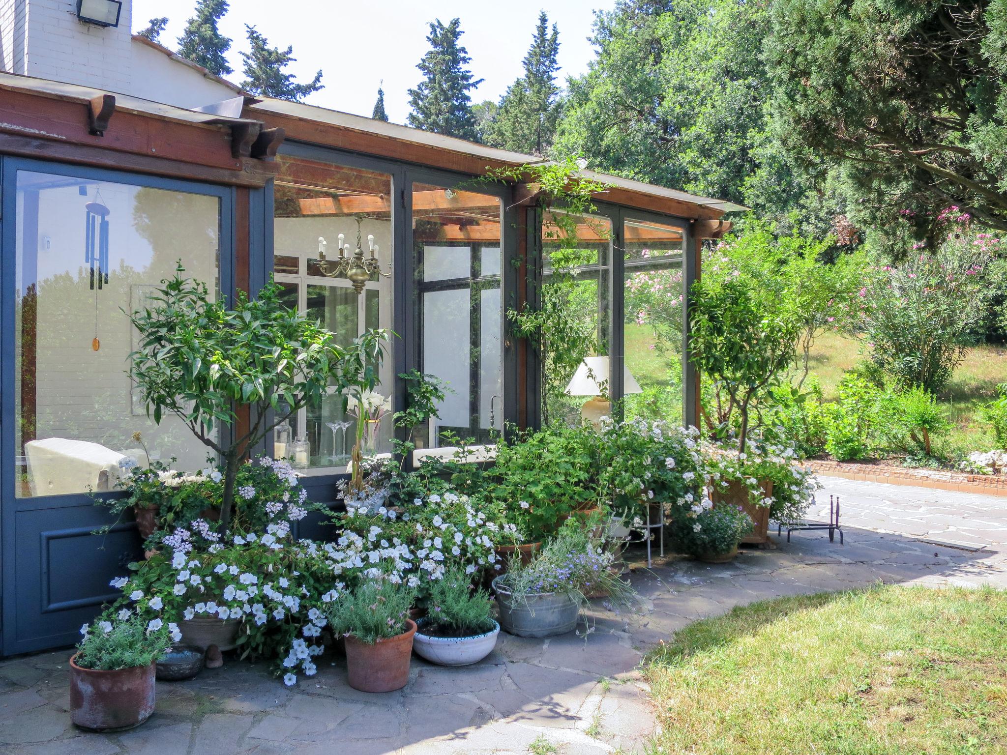 Photo 29 - Maison de 2 chambres à Livourne avec piscine privée et jardin