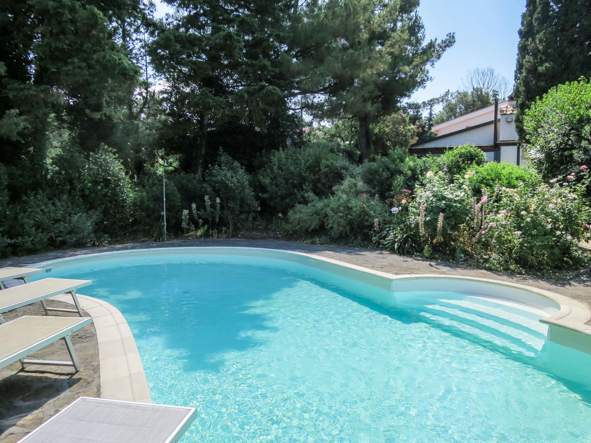 Foto 1 - Casa de 2 quartos em Livorno com piscina privada e vistas do mar