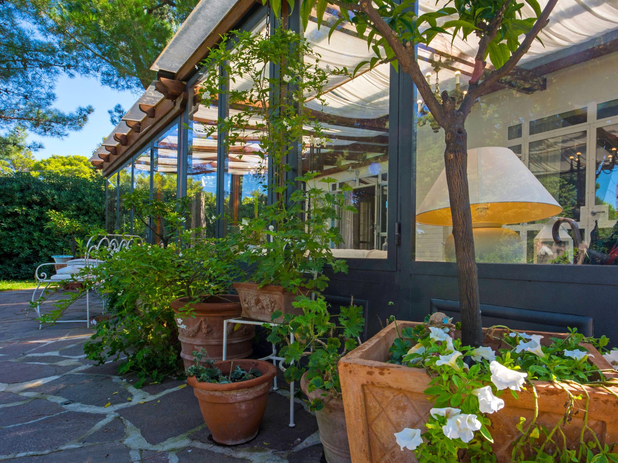 Photo 24 - Maison de 2 chambres à Livourne avec piscine privée et jardin