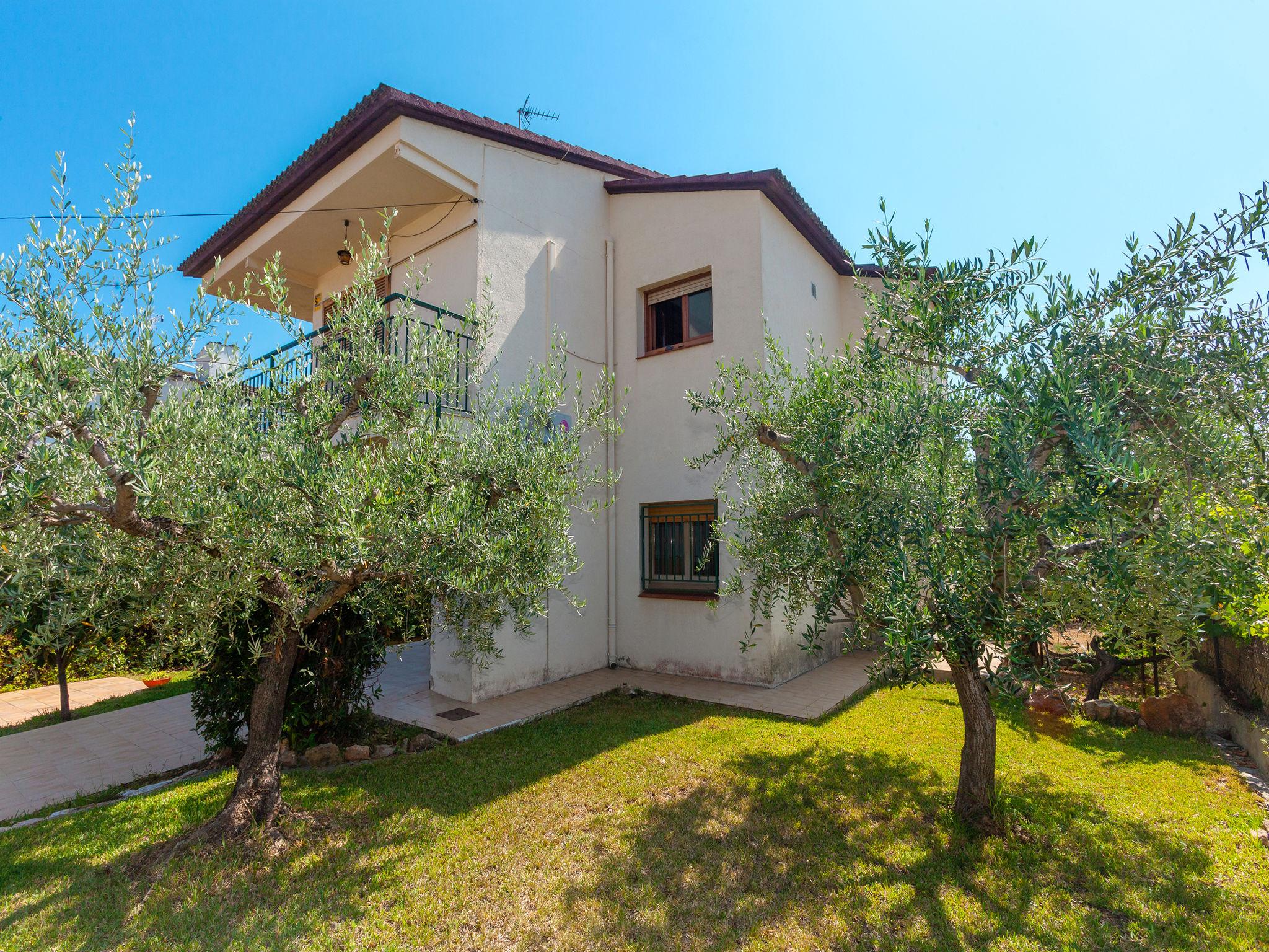 Photo 1 - Maison de 4 chambres à Creixell avec jardin et terrasse