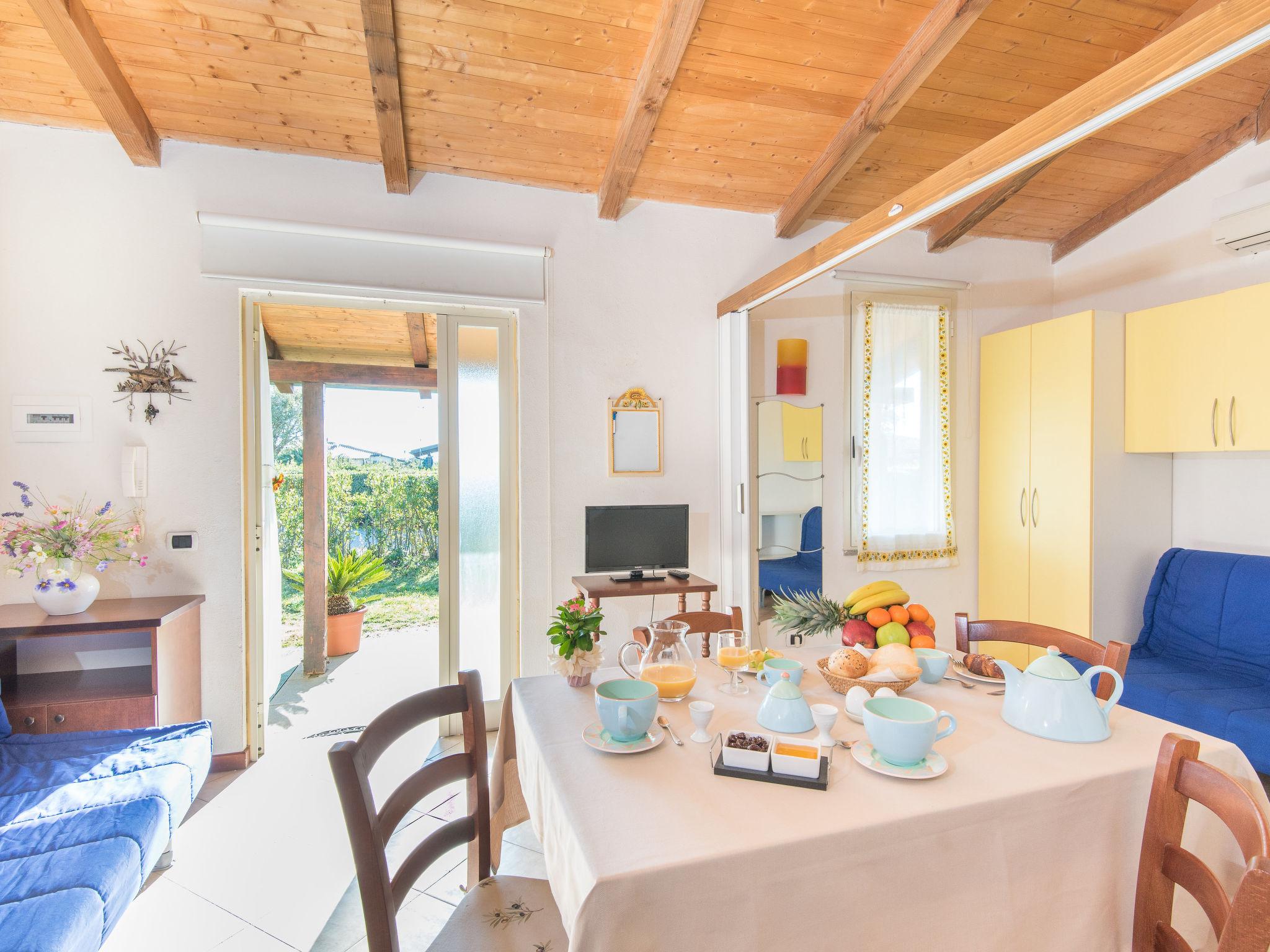 Foto 5 - Haus mit 1 Schlafzimmer in Piombino mit schwimmbad und blick aufs meer