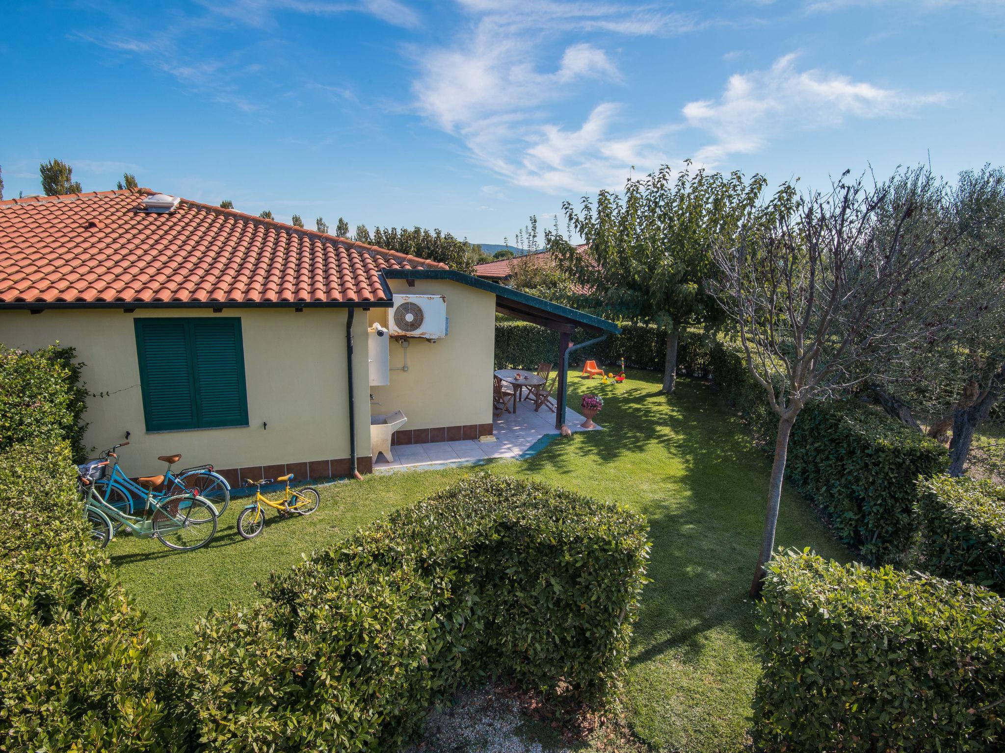 Photo 24 - Maison de 1 chambre à Piombino avec piscine et jardin