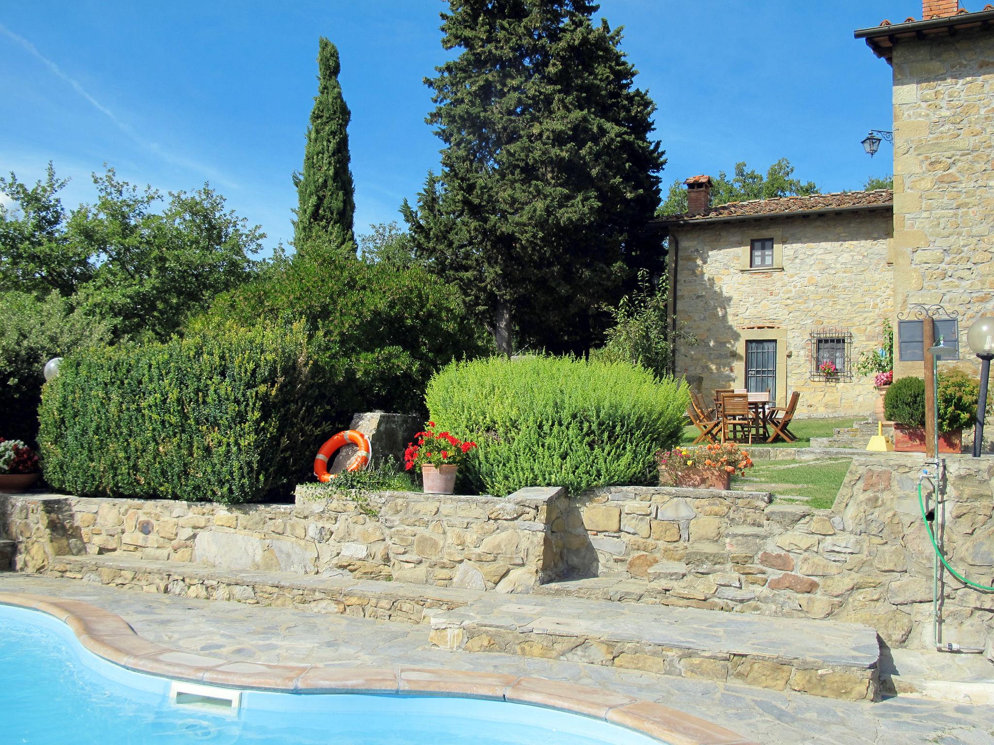 Foto 30 - Apartamento de 2 quartos em Loro Ciuffenna com piscina e jardim