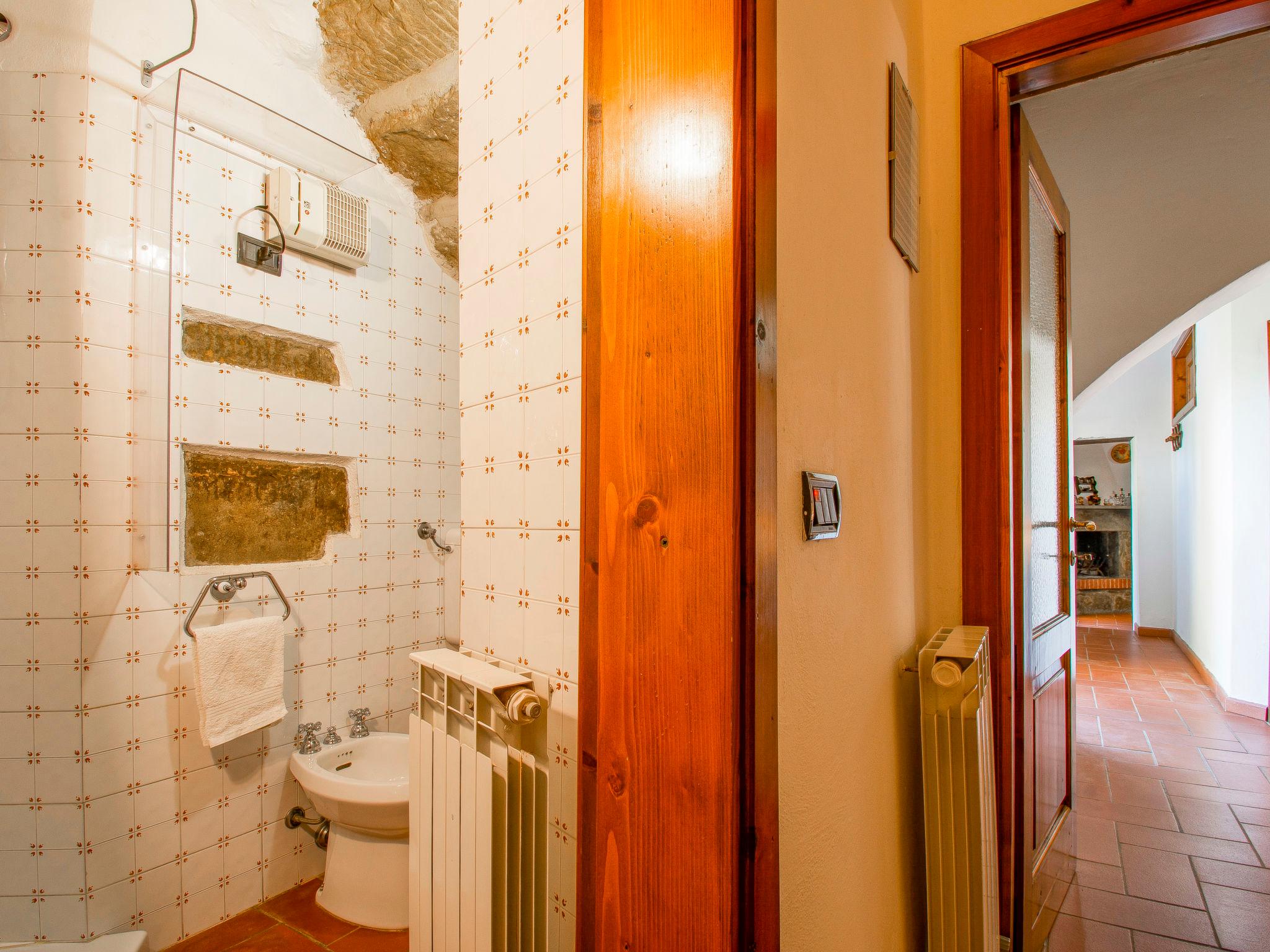 Foto 12 - Apartment mit 2 Schlafzimmern in Loro Ciuffenna mit schwimmbad und garten