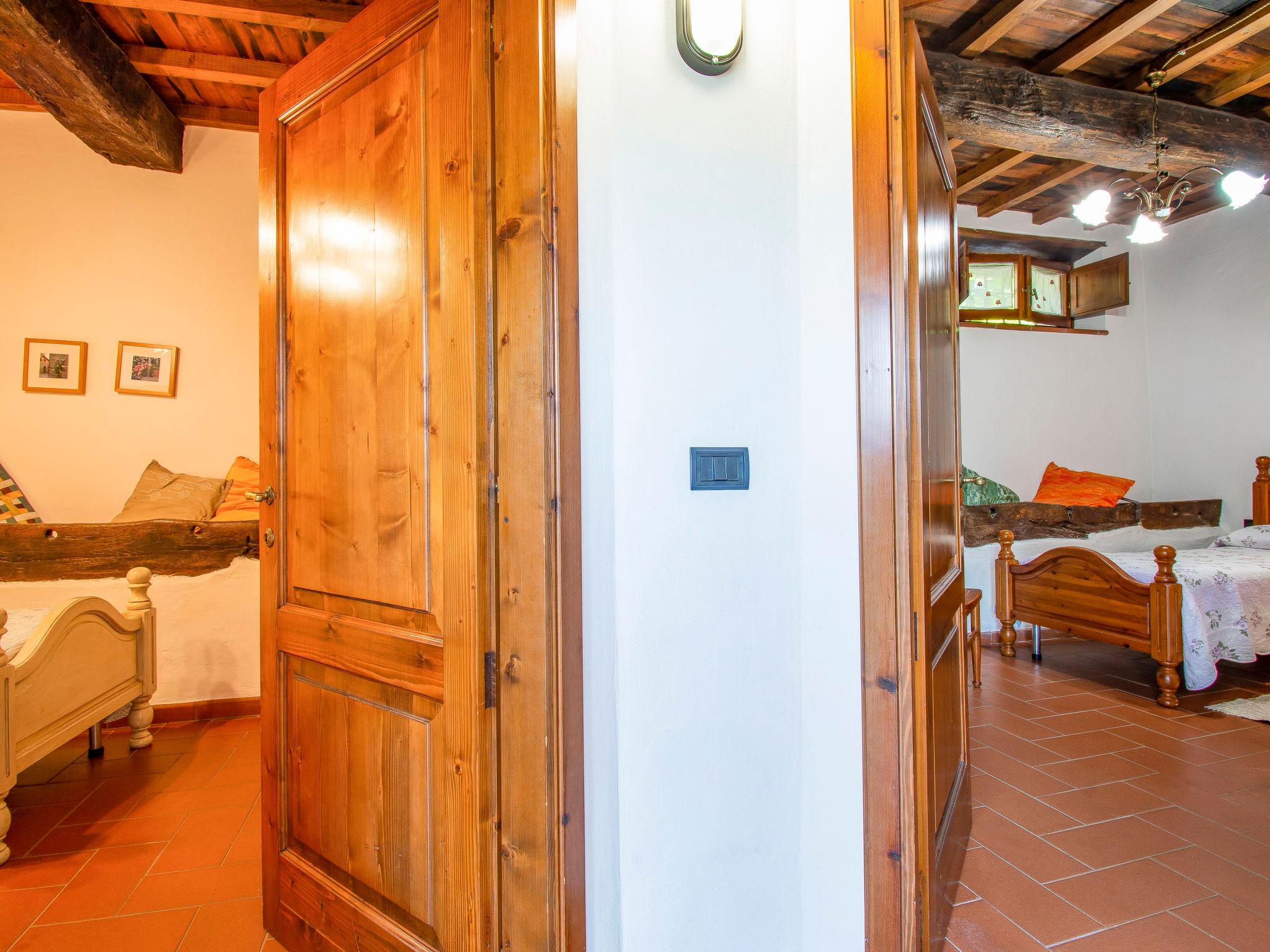 Foto 10 - Apartment mit 2 Schlafzimmern in Loro Ciuffenna mit schwimmbad und garten