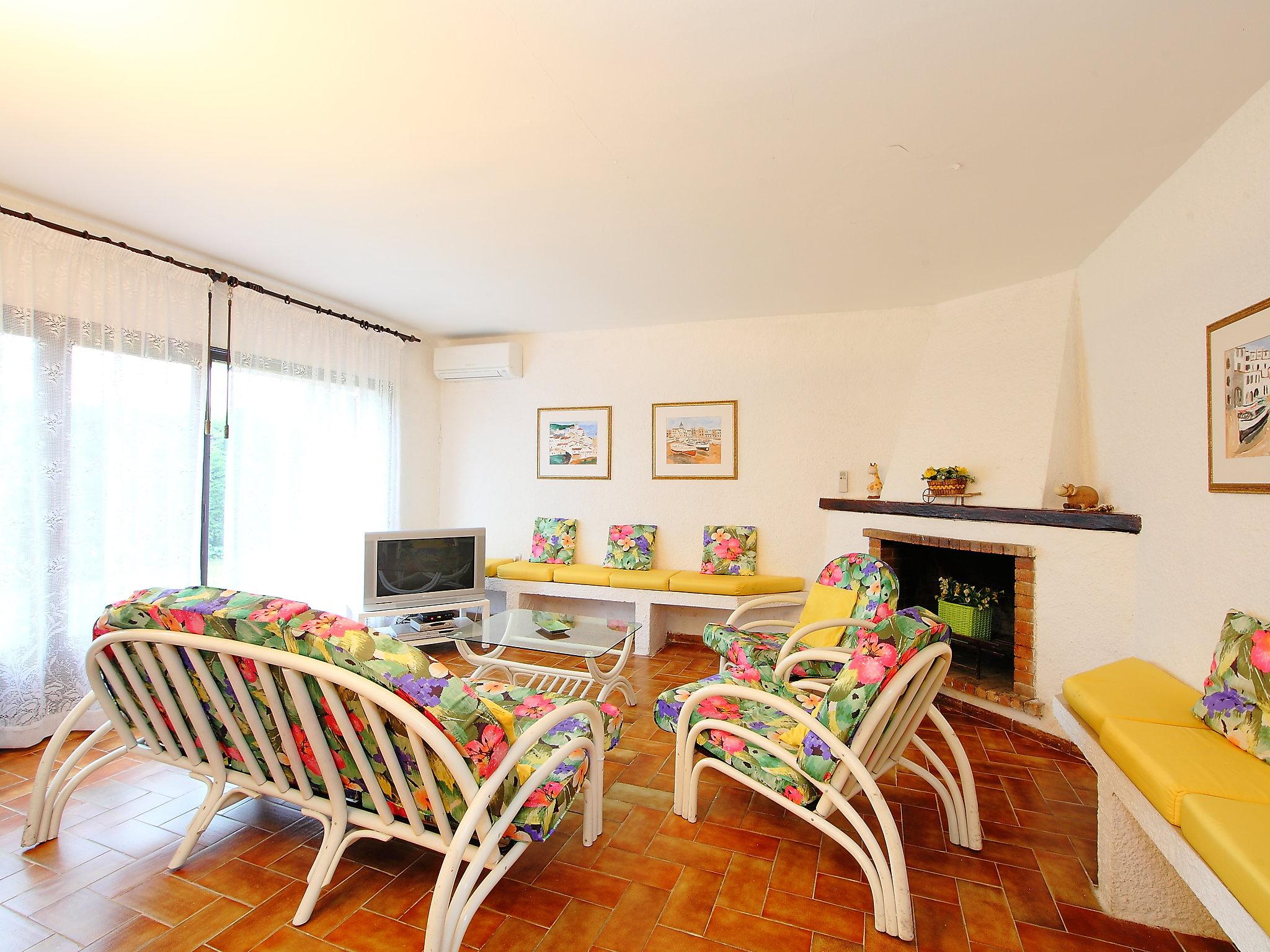 Photo 3 - 4 bedroom House in Calonge i Sant Antoni with private pool and sea view