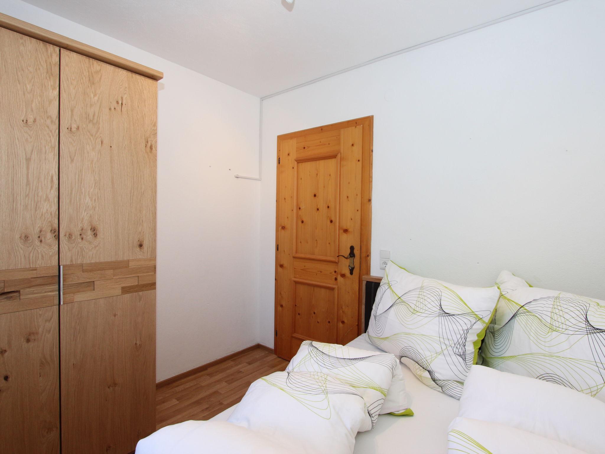 Foto 8 - Appartamento con 2 camere da letto a Fügen con giardino e vista sulle montagne
