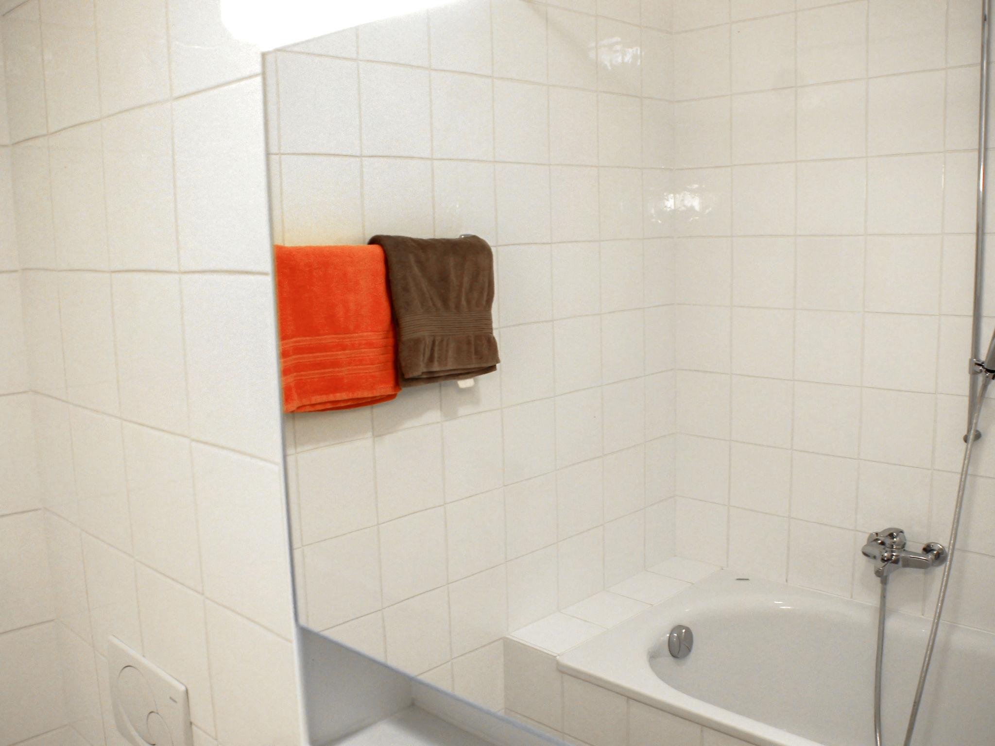 Foto 9 - Apartamento de 2 quartos em Gambarogno com piscina e jardim