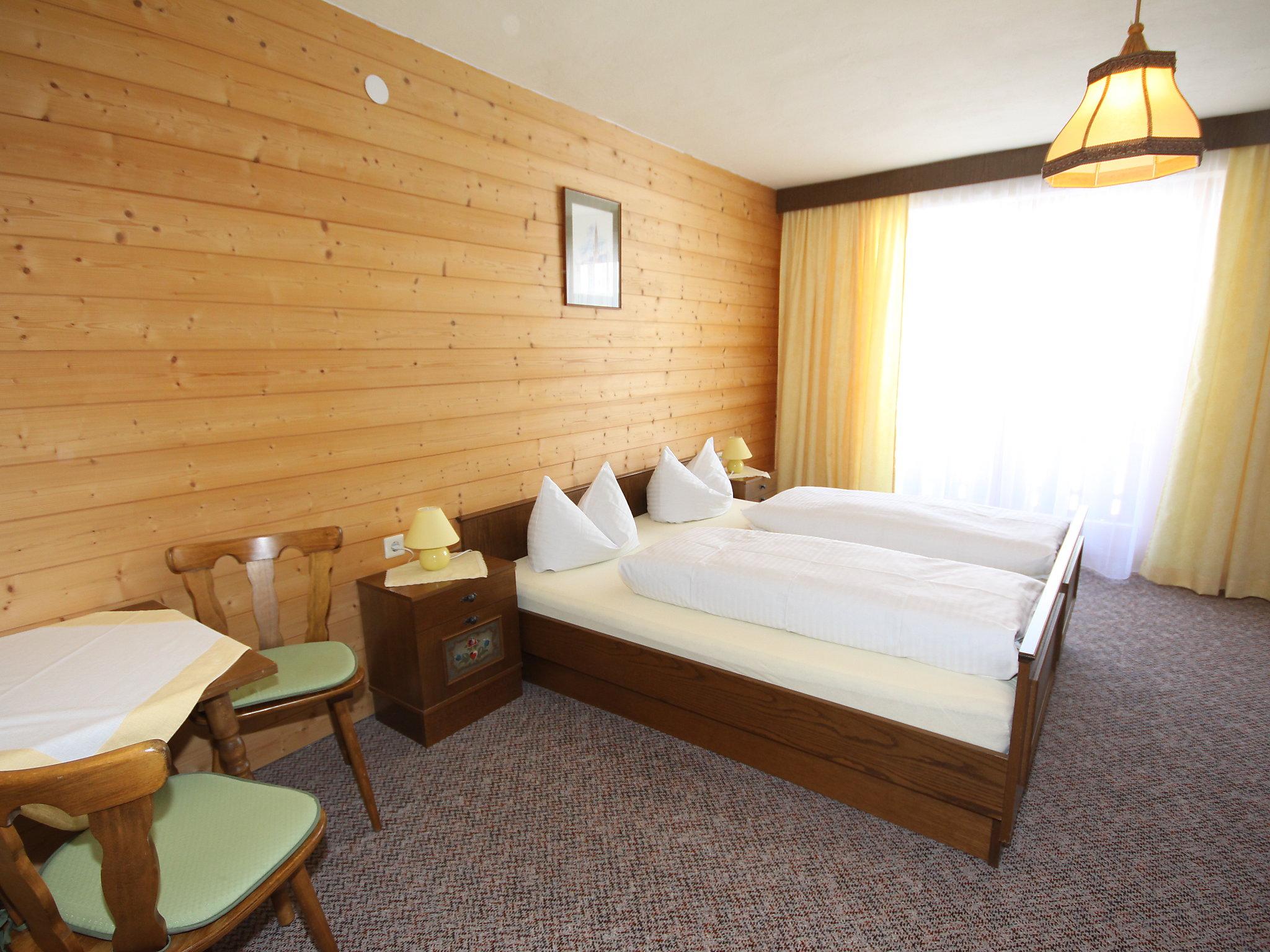 Foto 2 - Appartamento con 4 camere da letto a Obernberg am Brenner con vista sulle montagne