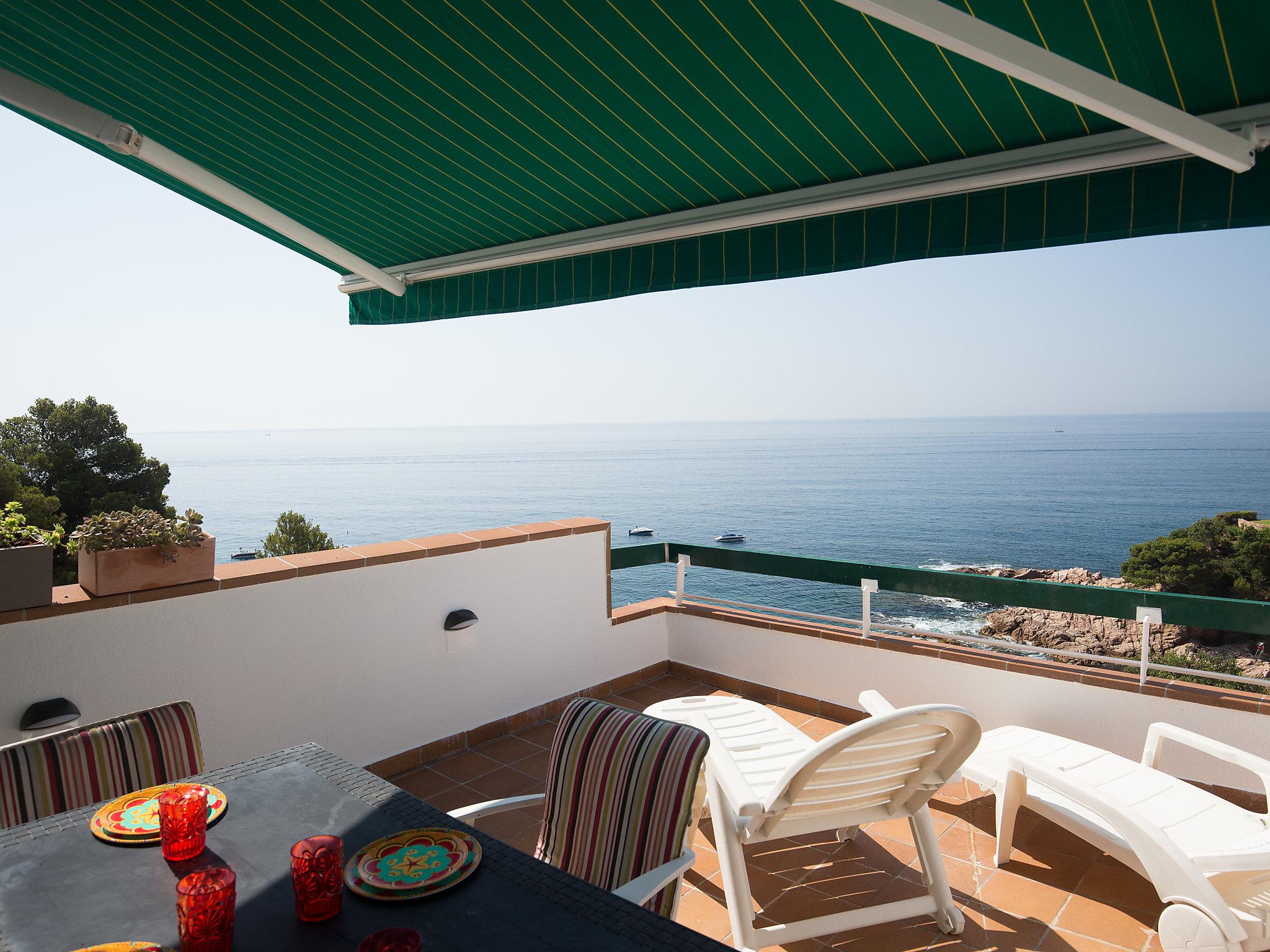 Foto 2 - Apartamento de 3 quartos em Tossa de Mar com terraço