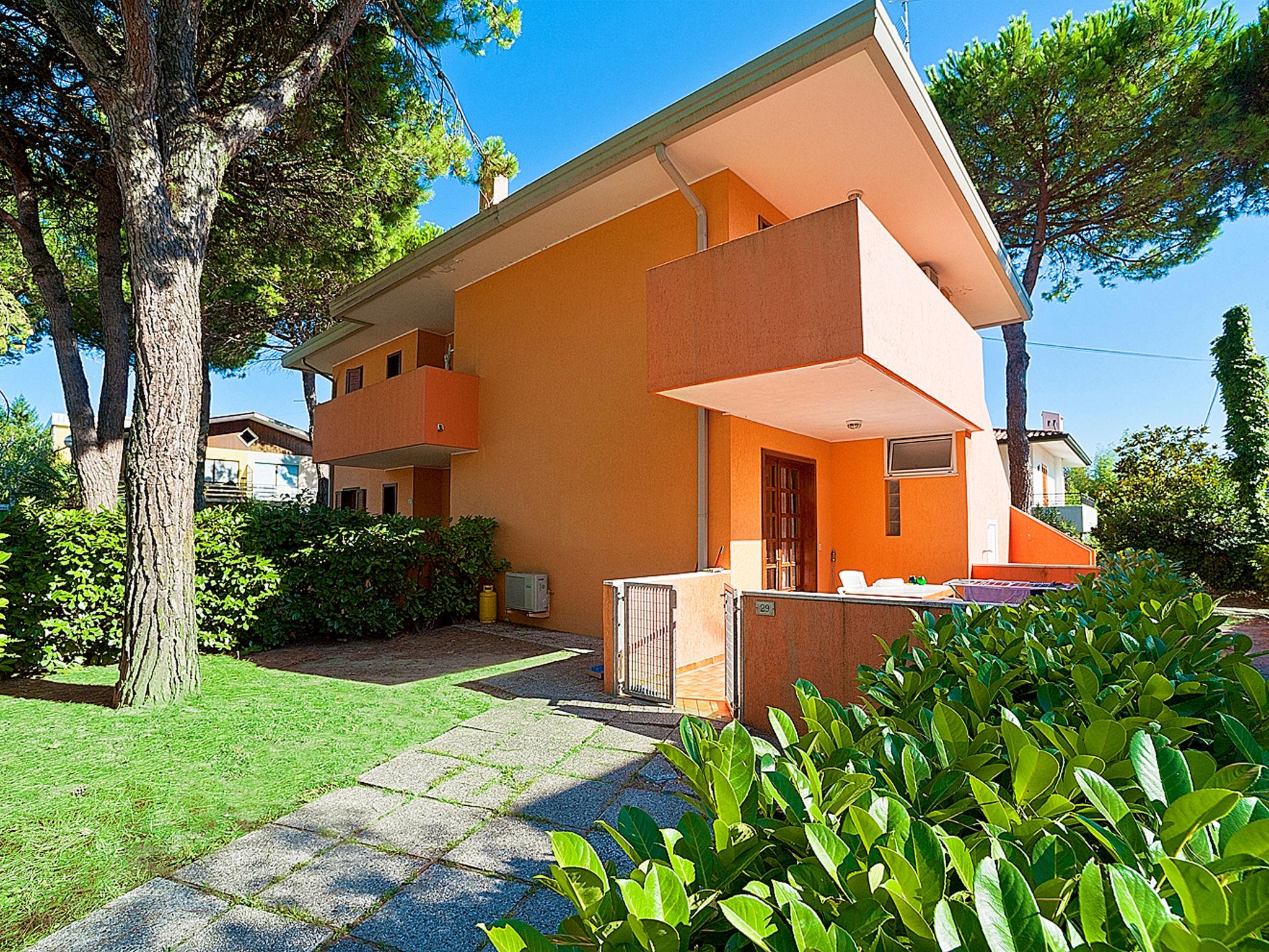 Photo 1 - Appartement de 2 chambres à San Michele al Tagliamento avec jardin et terrasse