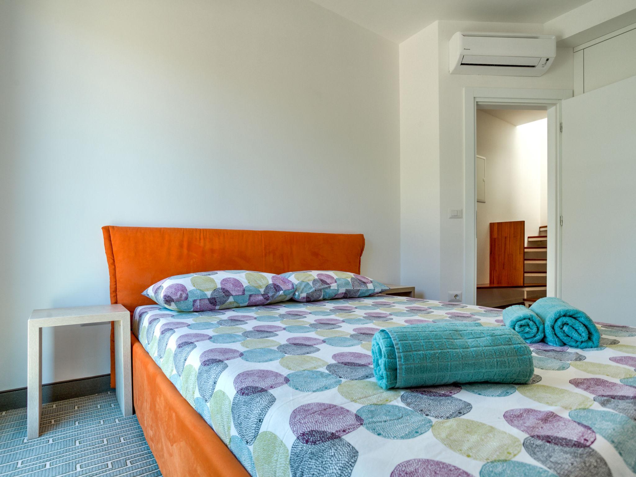 Foto 22 - Apartamento de 3 quartos em Umag com terraço e vistas do mar