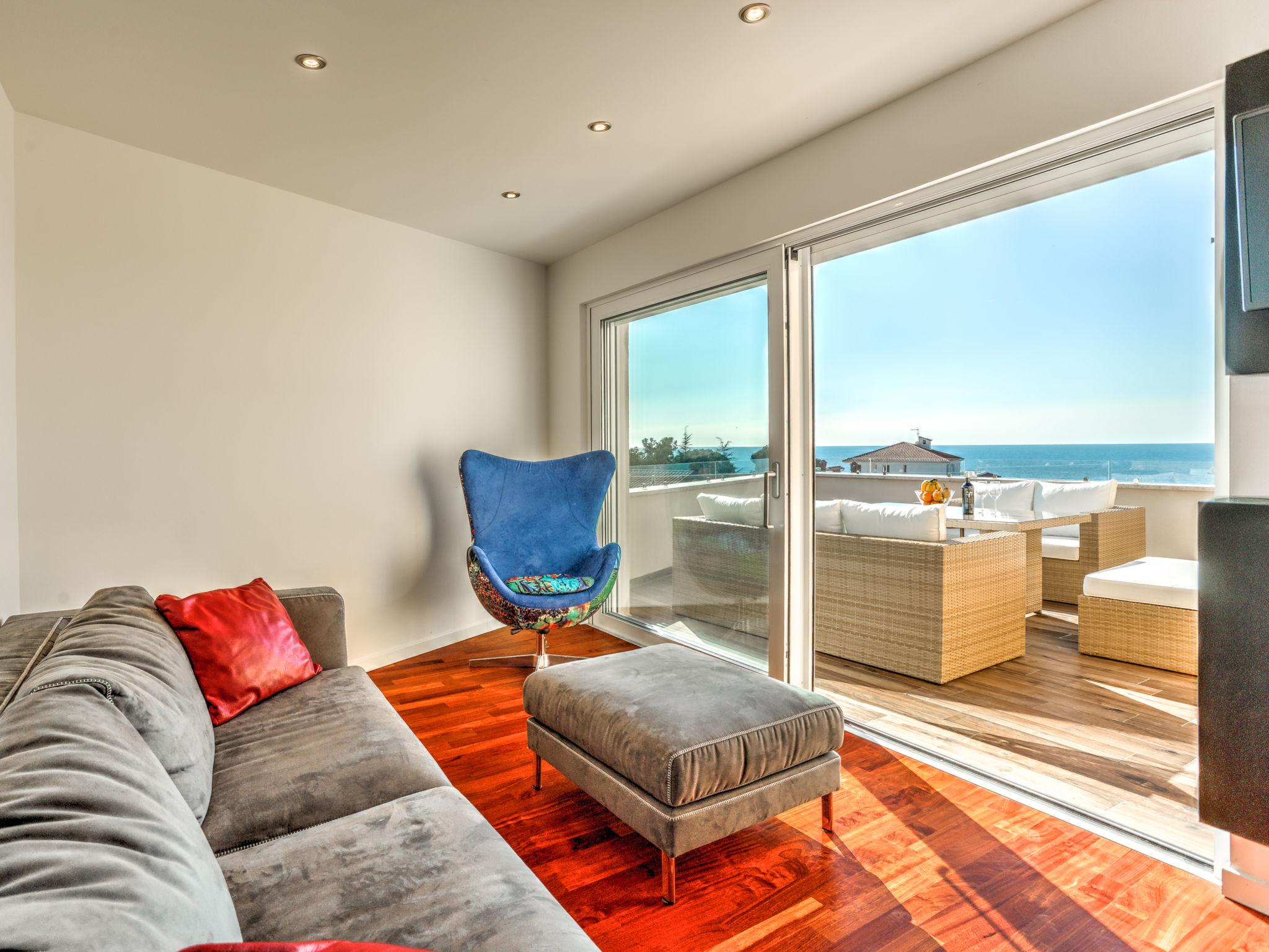 Foto 2 - Apartamento de 3 quartos em Umag com terraço e vistas do mar
