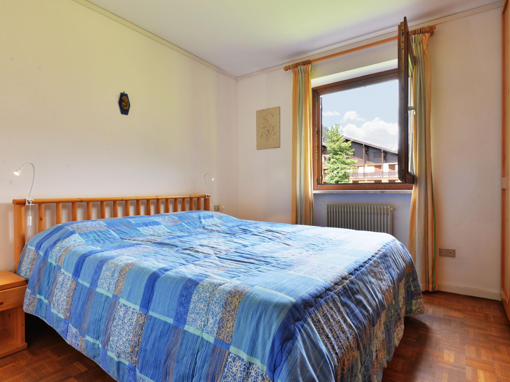 Foto 5 - Appartamento con 2 camere da letto a Canazei con vista sulle montagne