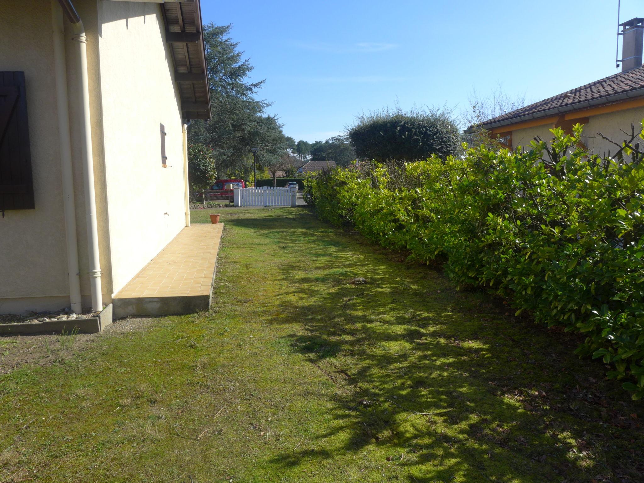 Photo 21 - 3 bedroom House in Capbreton with garden