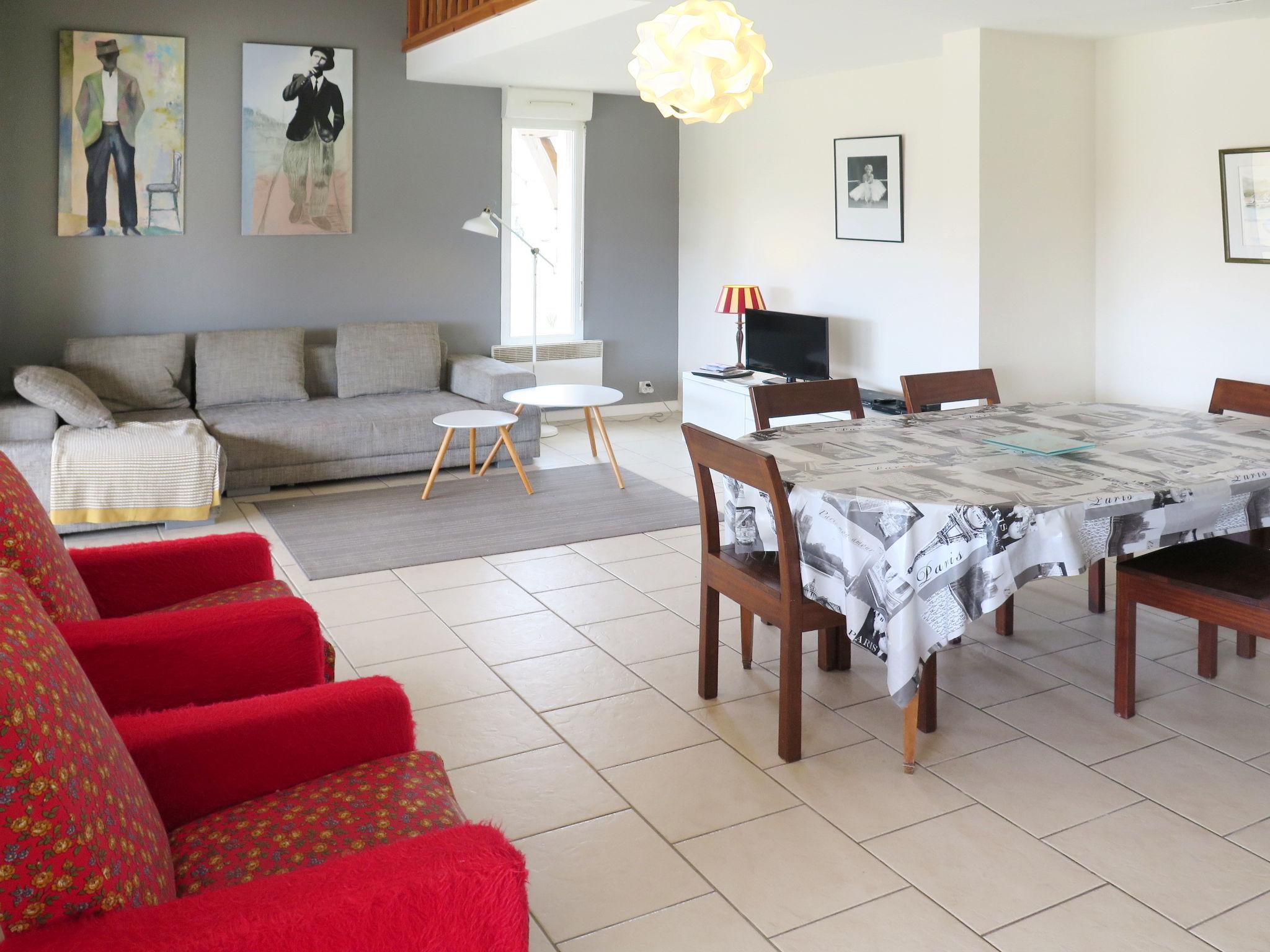 Photo 4 - 4 bedroom House in Saint-Julien-en-Born with garden and terrace