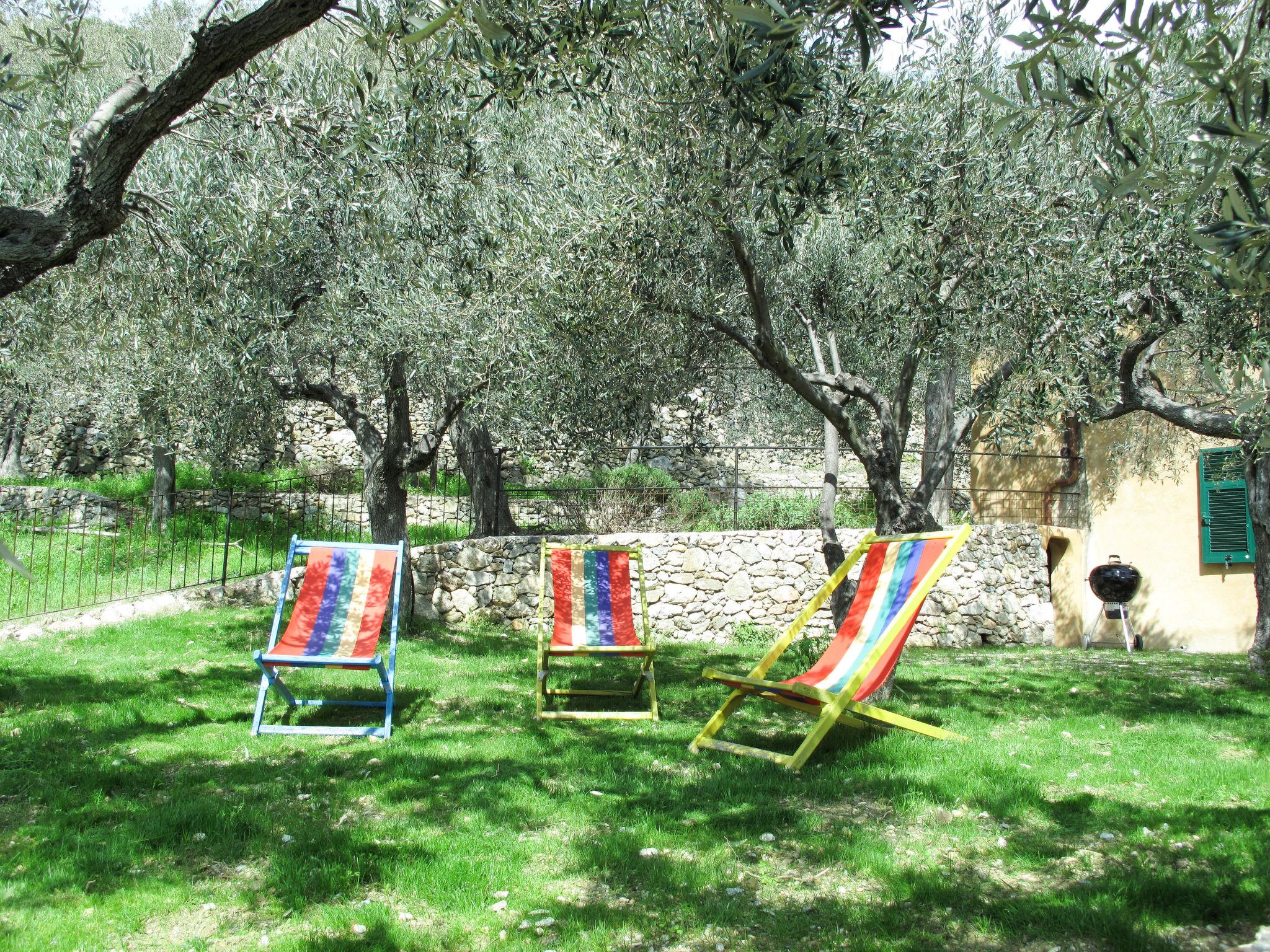 Foto 14 - Casa de 2 habitaciones en Finale Ligure con jardín y vistas al mar