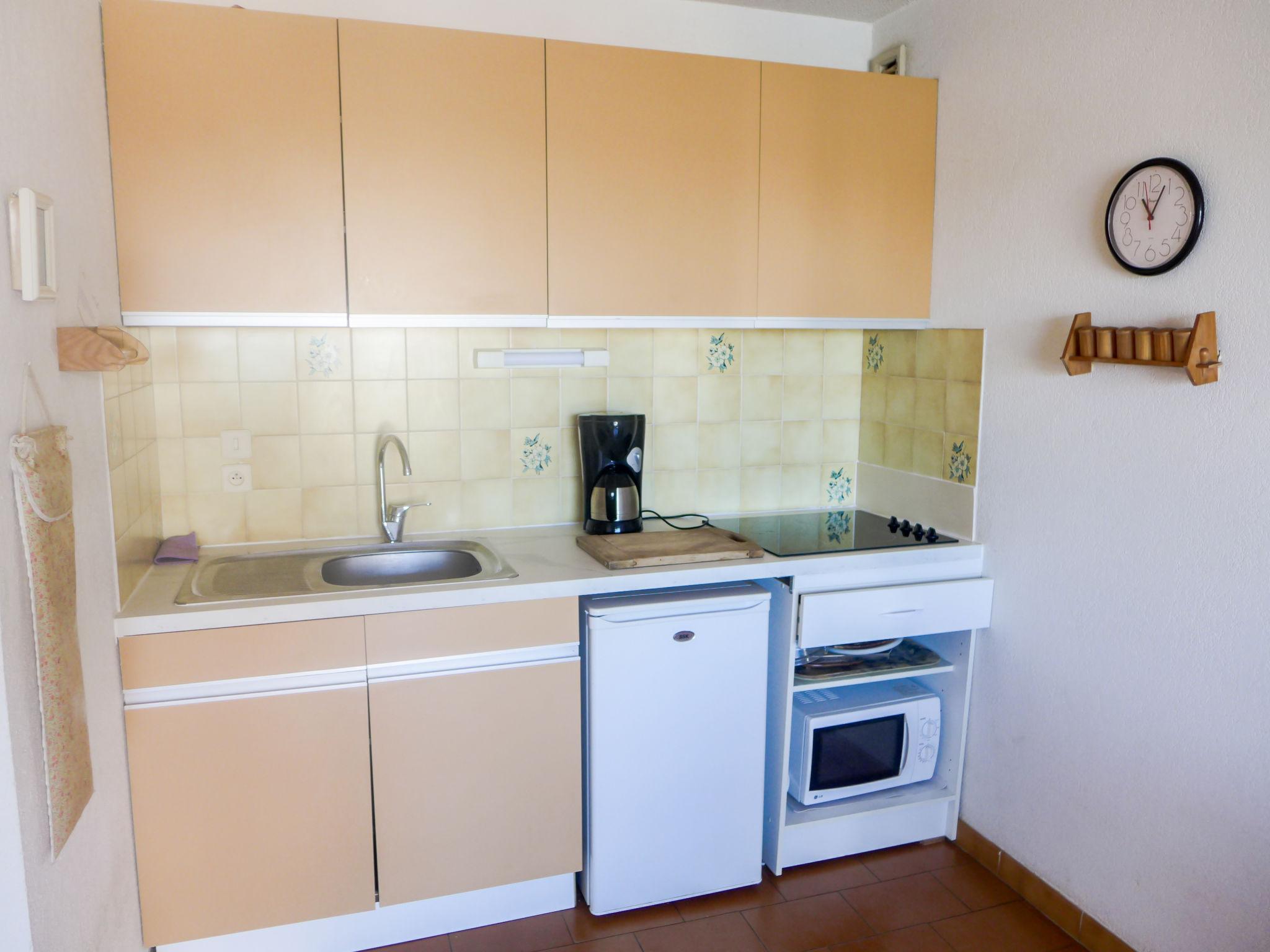 Photo 8 - 1 bedroom Apartment in Canet-en-Roussillon with sea view