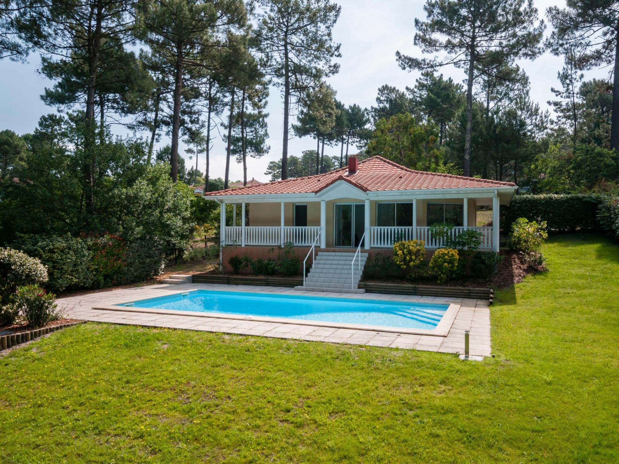 Foto 1 - Casa con 3 camere da letto a Lacanau con piscina privata e vista mare