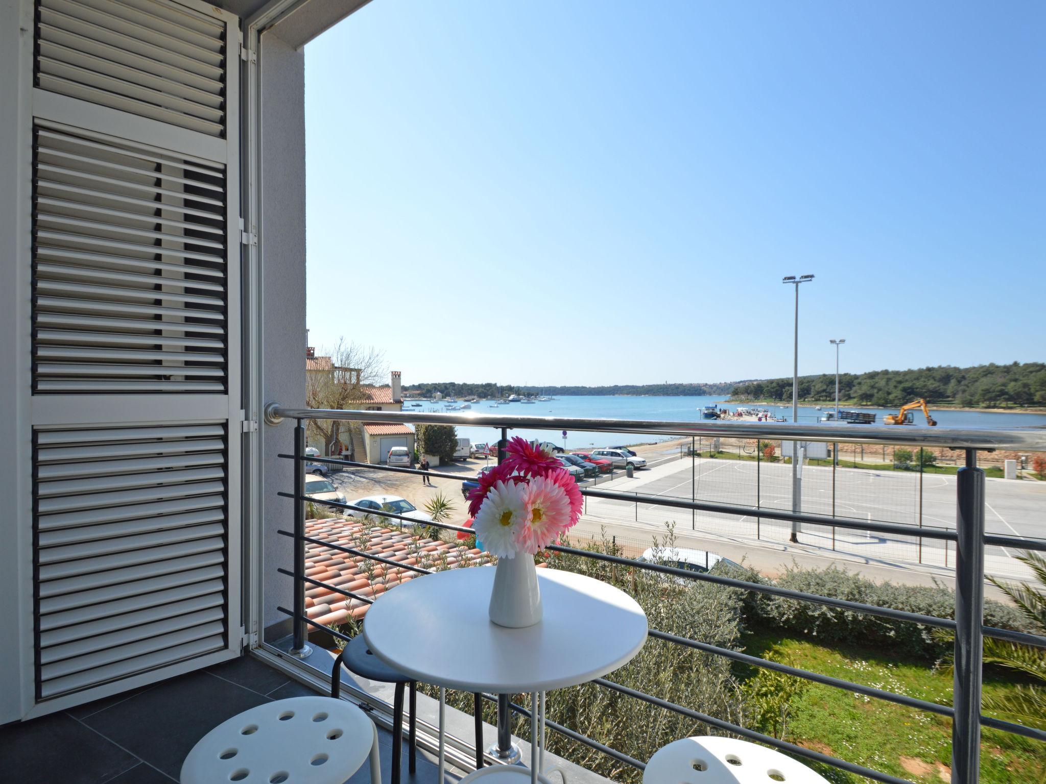 Photo 2 - Appartement de 2 chambres à Medulin avec terrasse et vues à la mer