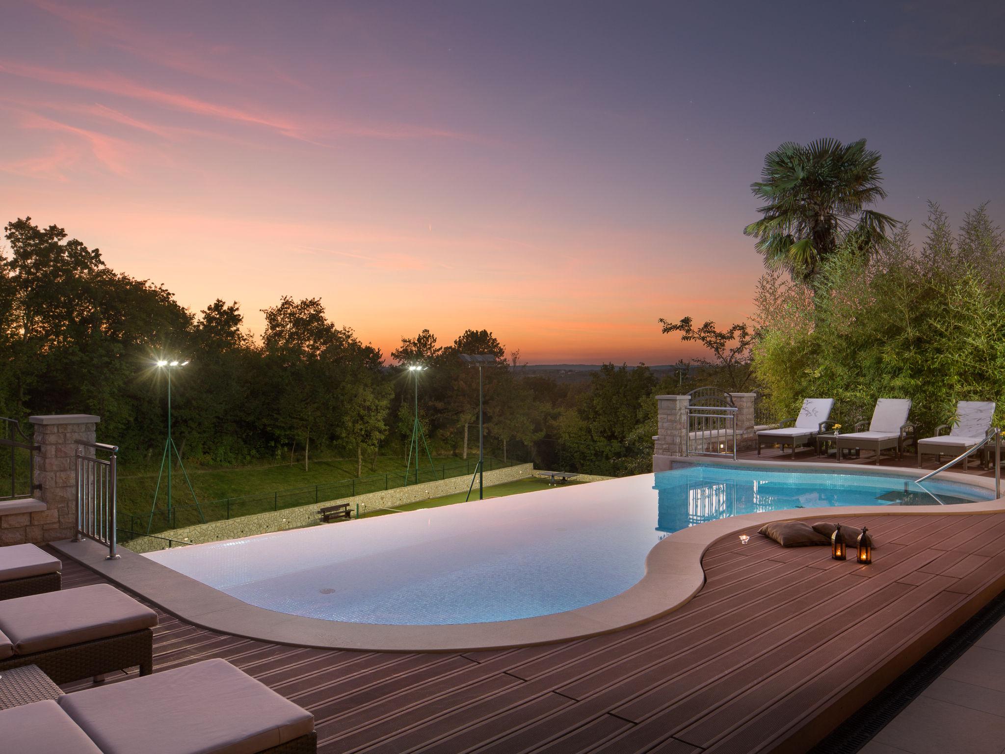 Photo 3 - Maison de 4 chambres à Labin avec piscine privée et vues à la mer