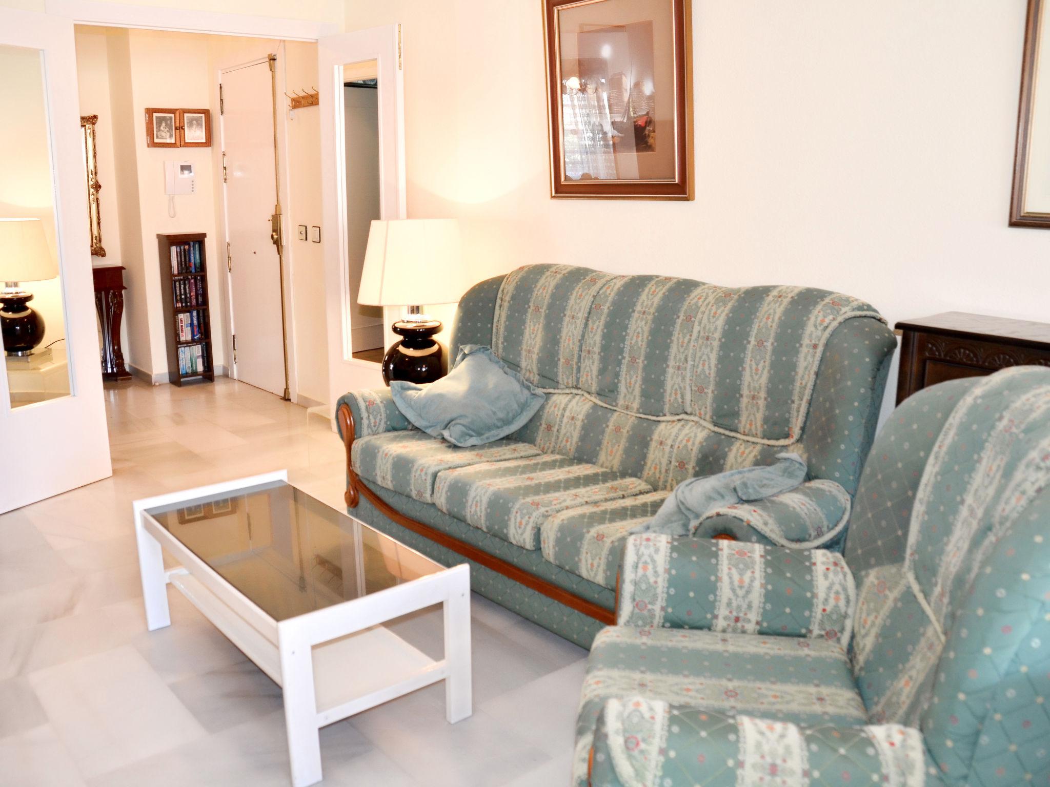 Foto 7 - Apartamento de 3 quartos em Torremolinos com piscina e vistas do mar