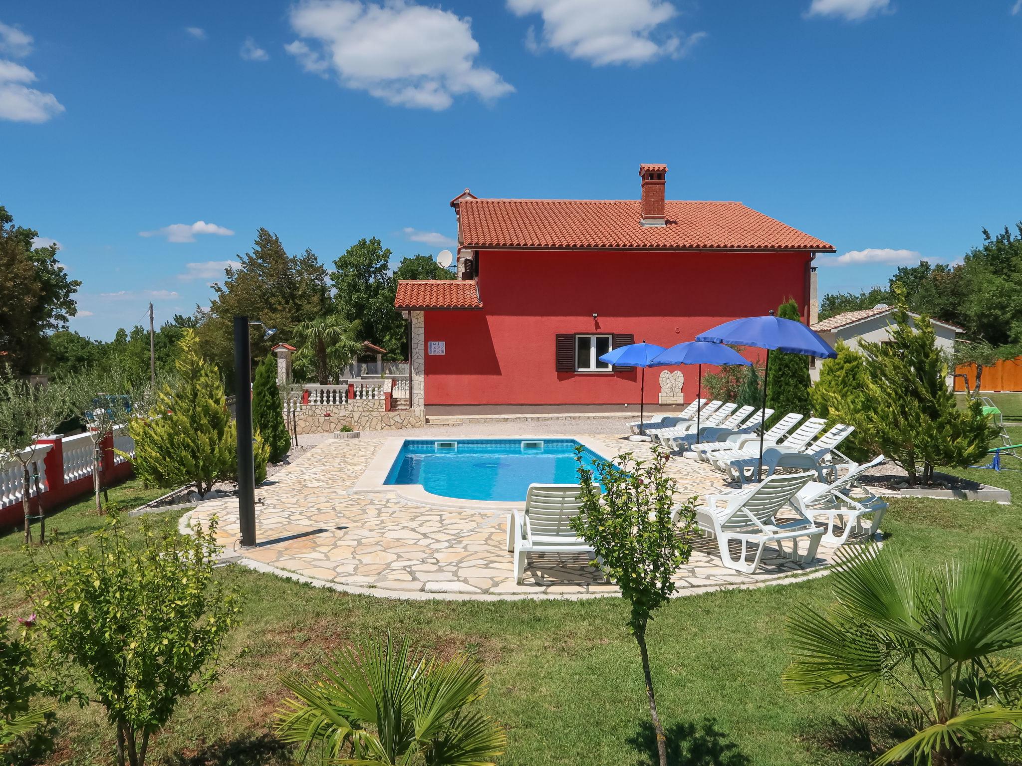 Foto 1 - Casa de 6 habitaciones en Labin con piscina privada y vistas al mar