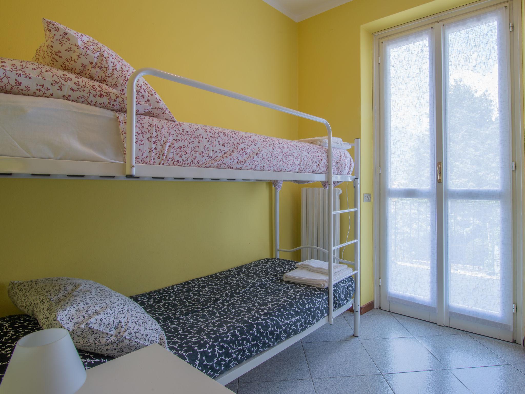 Photo 15 - 3 bedroom House in Bellano with private pool and garden