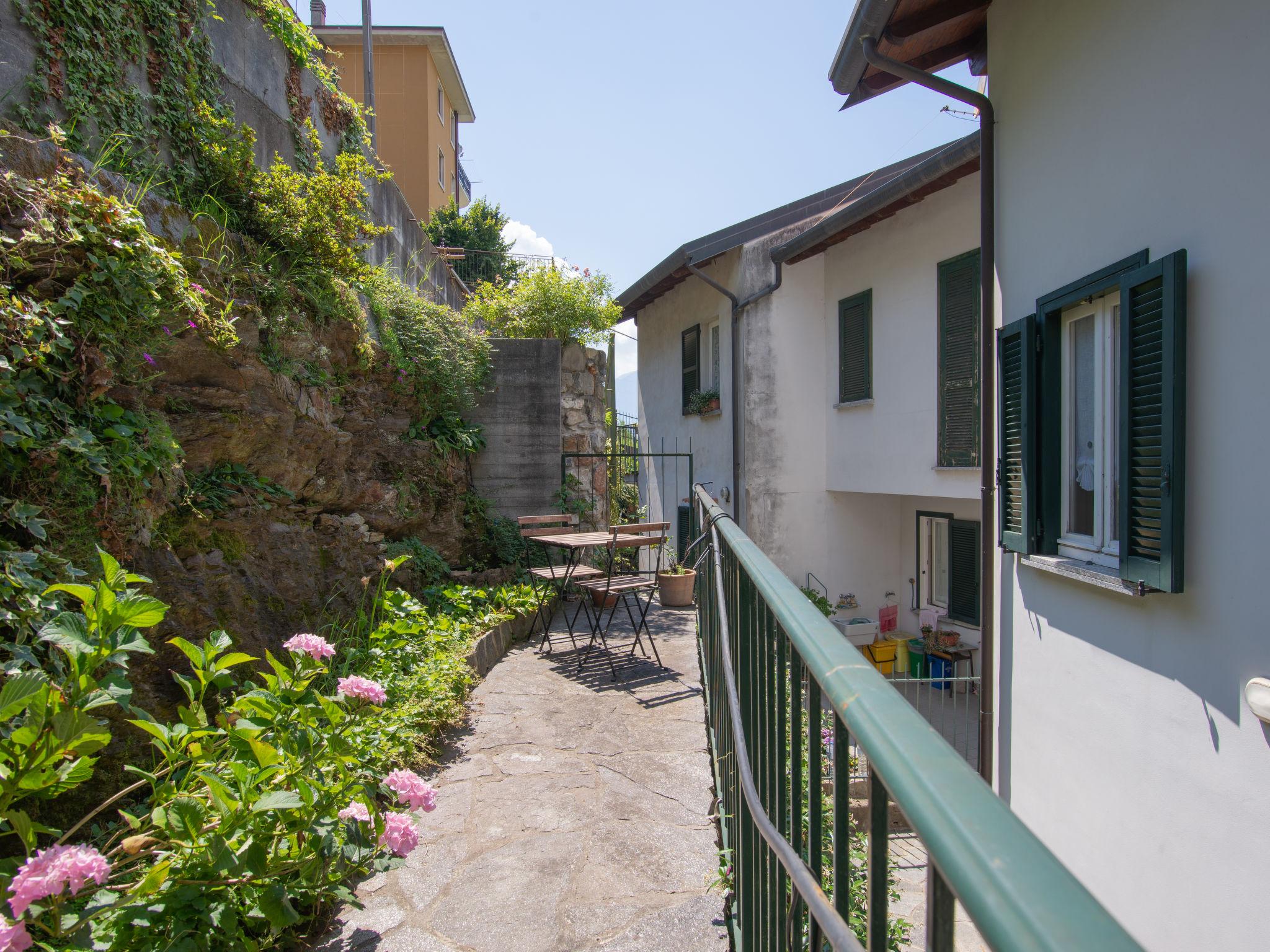 Photo 1 - Maison de 3 chambres à Bellano avec piscine privée et vues sur la montagne