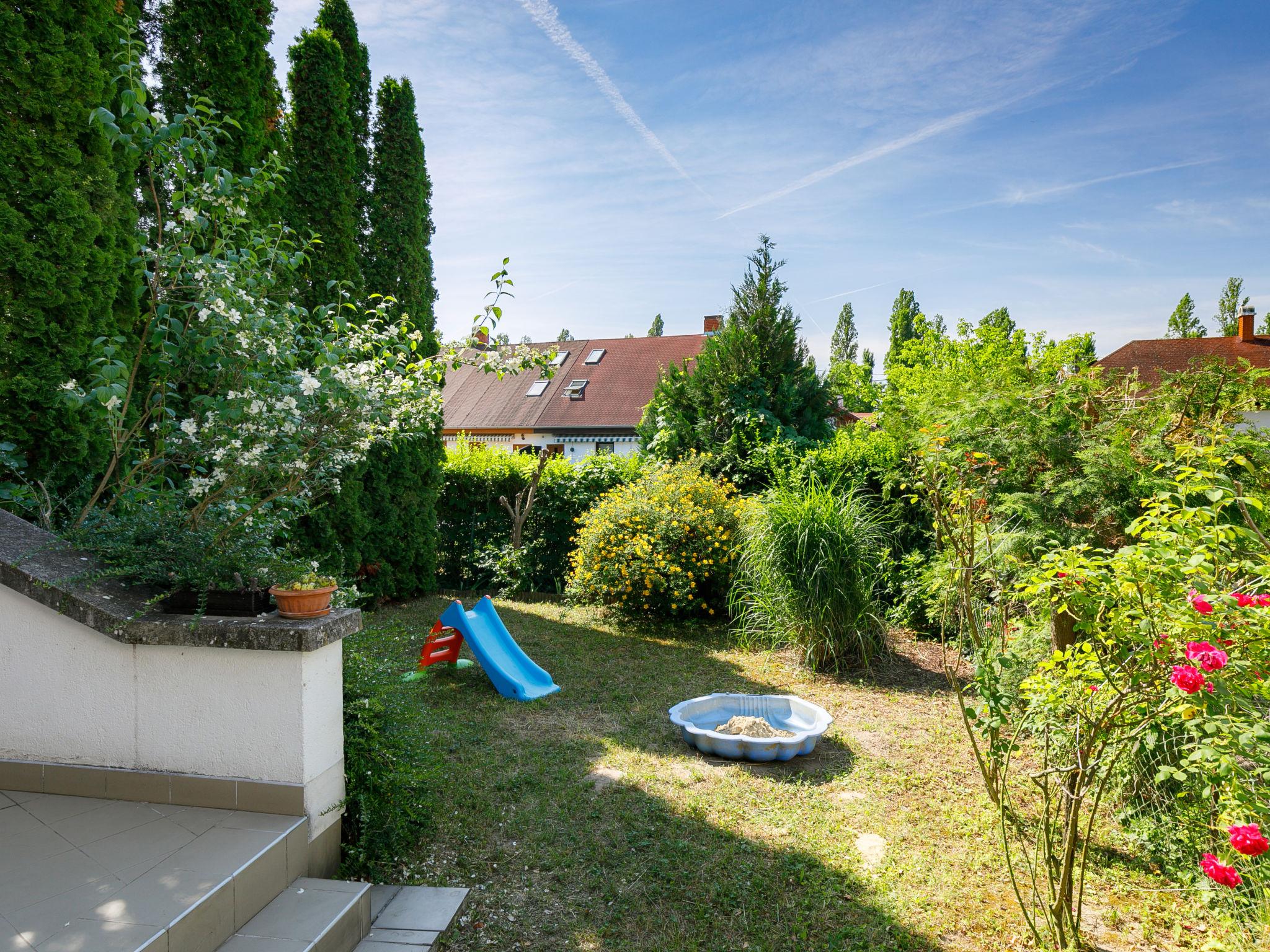 Foto 3 - Casa con 3 camere da letto a Zamárdi con giardino e terrazza