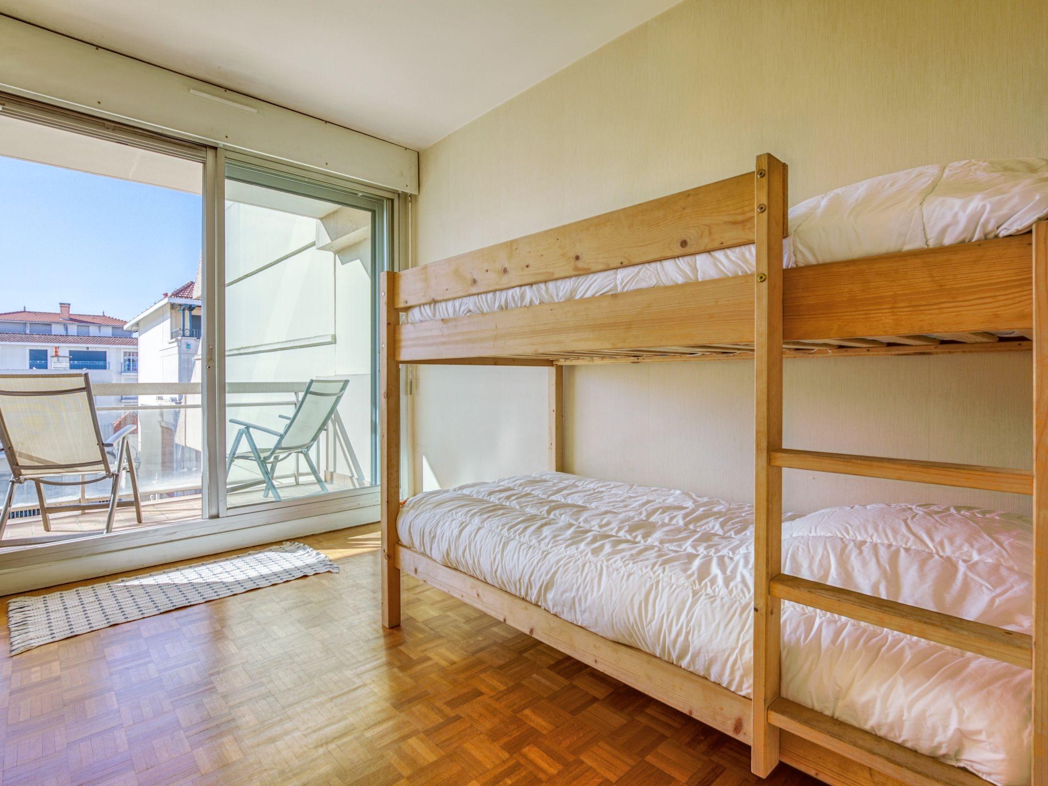 Foto 11 - Appartamento con 2 camere da letto a Arcachon con terrazza e vista mare