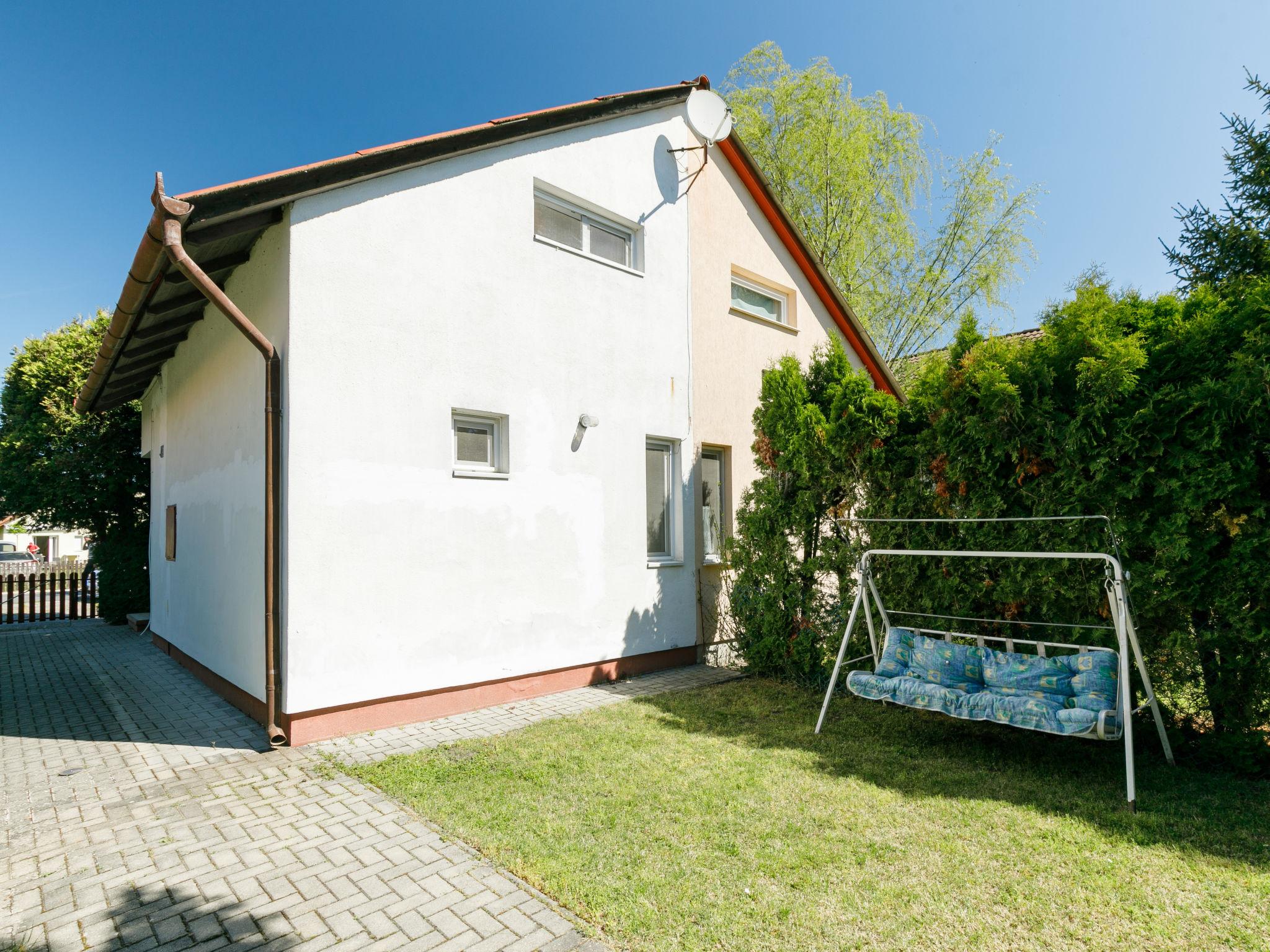 Photo 14 - Maison de 2 chambres à Balatonlelle avec jardin et terrasse