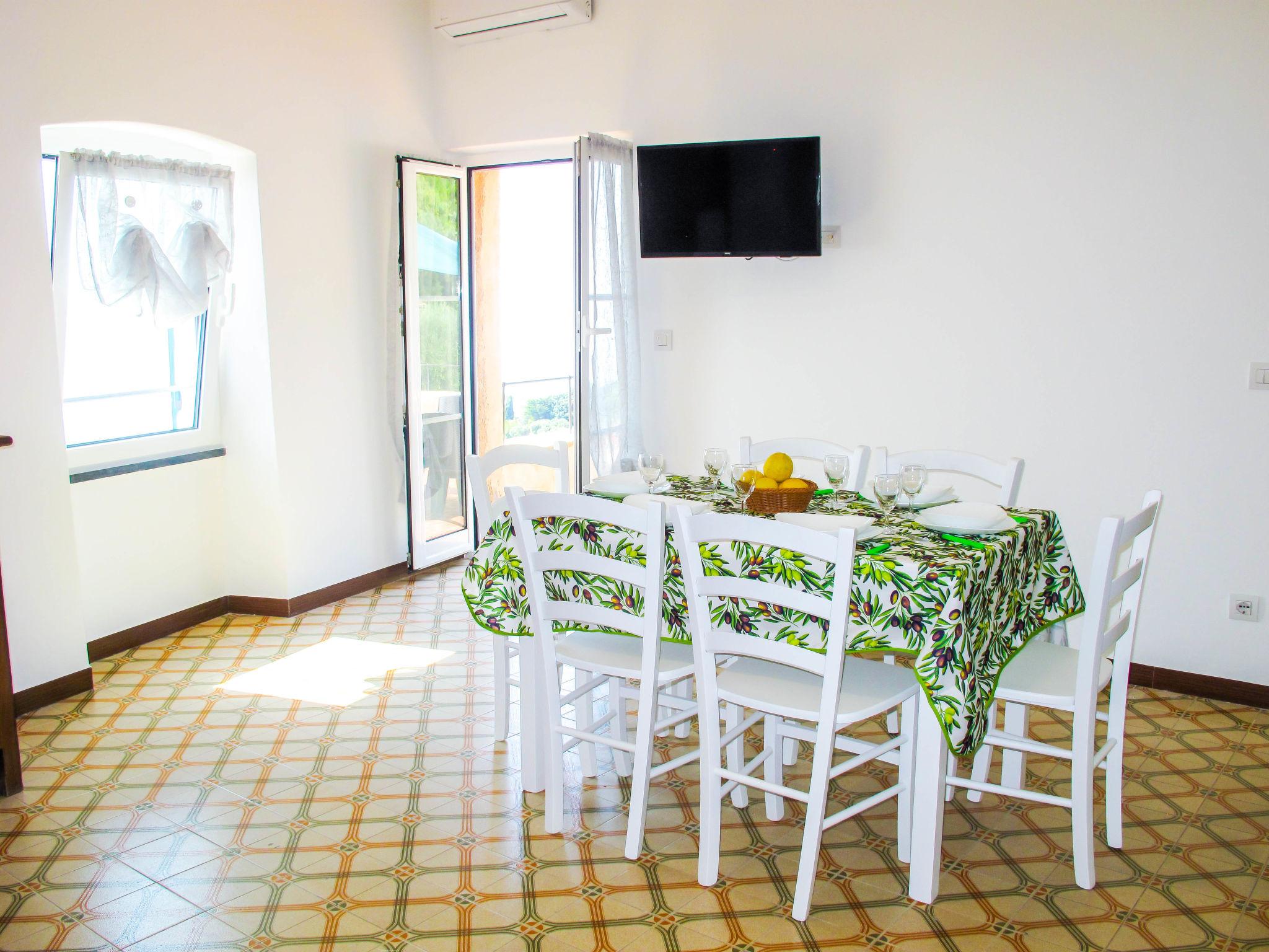 Photo 10 - 1 bedroom Apartment in Finale Ligure with garden and sea view