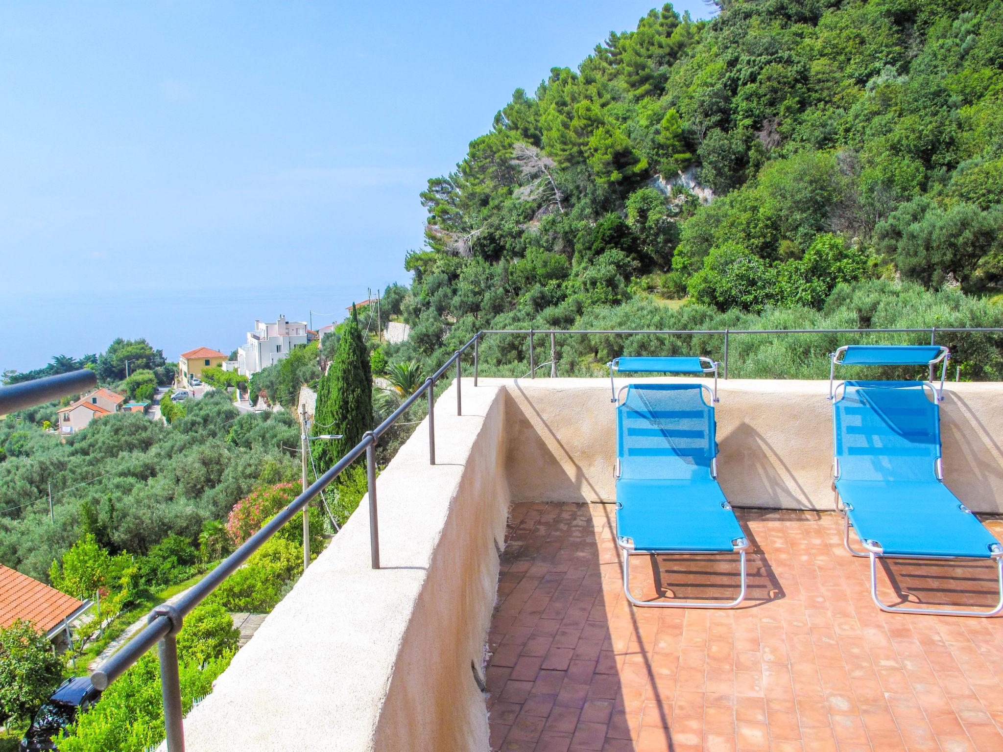 Photo 8 - 1 bedroom Apartment in Finale Ligure with garden and sea view